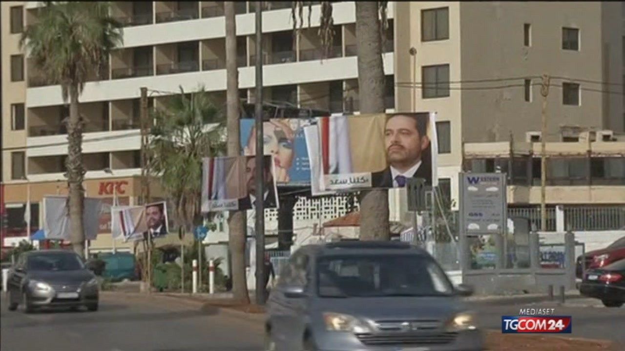 Libano, una modella "inguaia" il premier Hariri