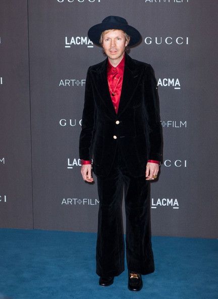 © Italy Photo Press  | Abito in velluto nero per Beck. Il musicista e cantante statunitense era tra gli ospiti del LACMA Art + Film Gala, a Los Angeles