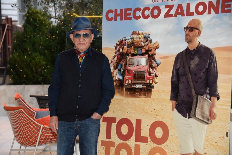Dieci passi nel cinema" con Pietro Valsecchi: #1 I segreti del fenomeno Checco  Zalone - Tgcom24