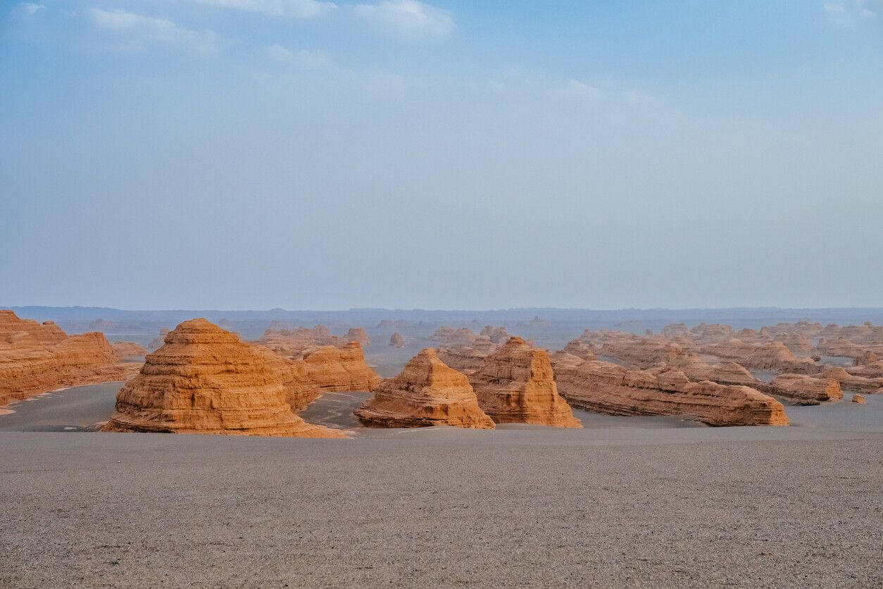 © Istockphoto  |  Parco nazionale di Timanfaya, Lanzarote, Spagna: il deserto scuro creato dai vulcani