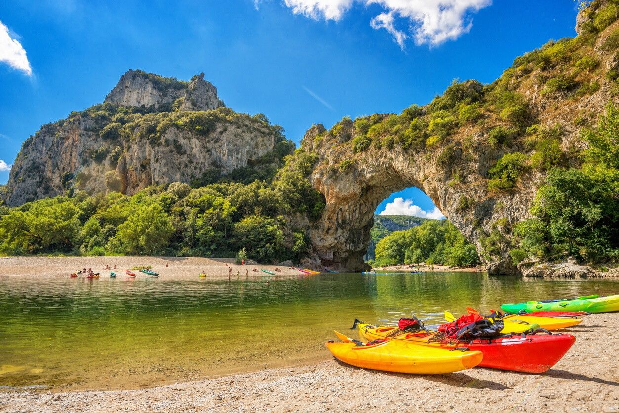 © Istockphoto  |  Arco di Aloba, Ciad  