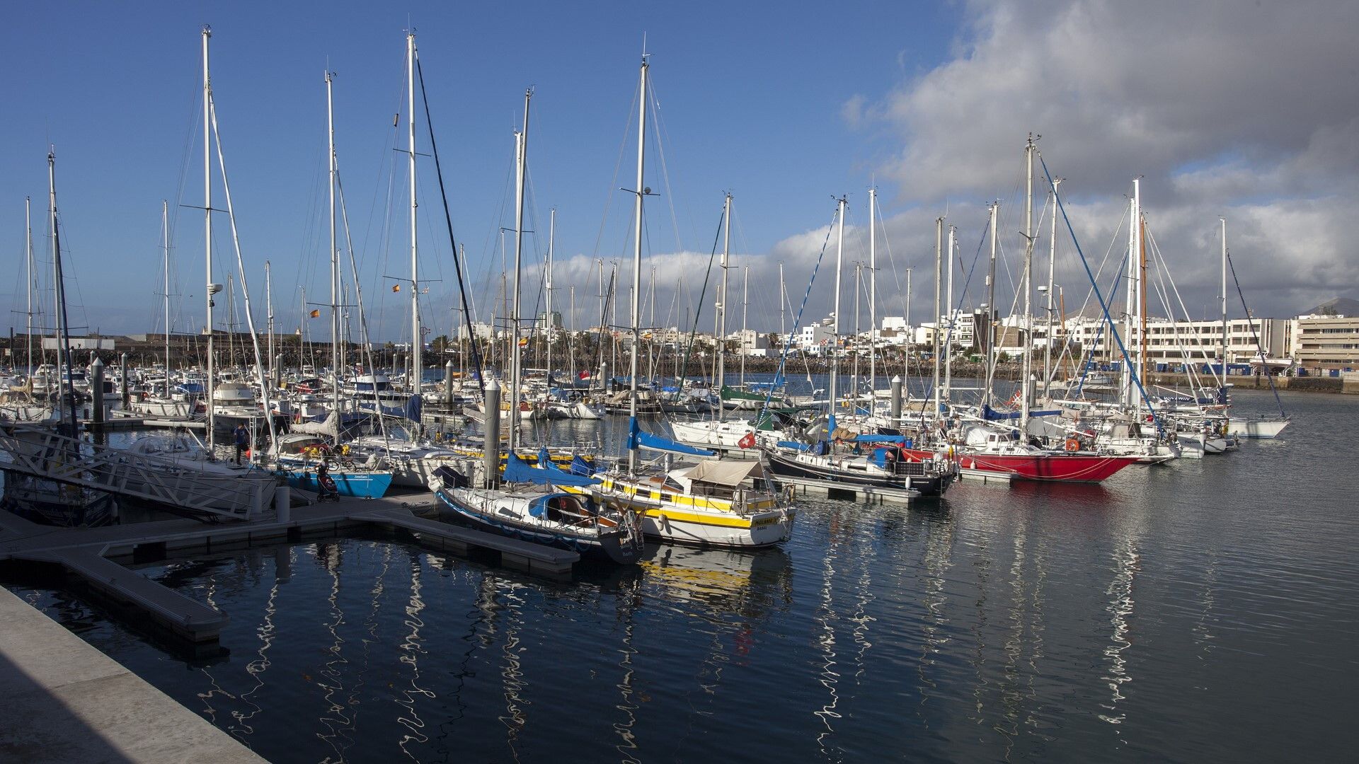 © Ente del Turismo  | Lanzarote - Puerto deportivo de Arrecife