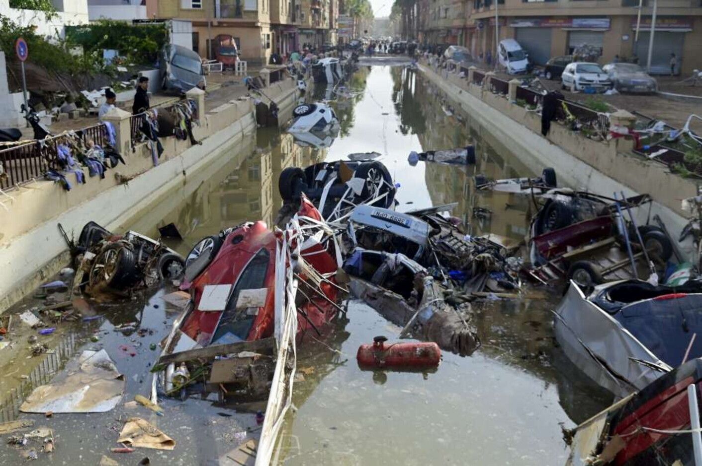 Acqua e fango nella regione di Valencia, continua l'emergenza maltempo