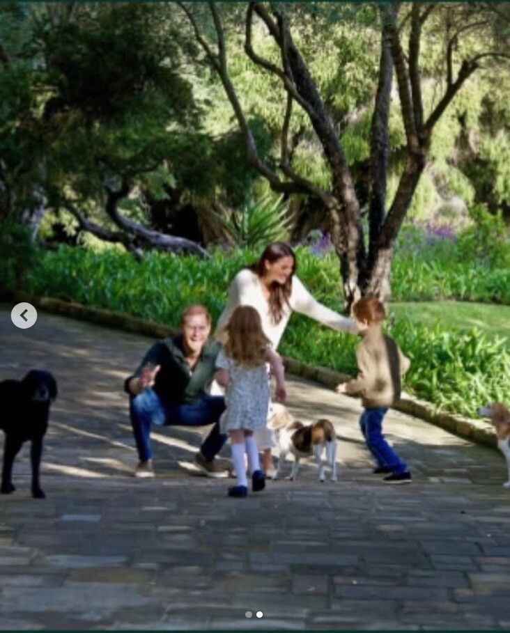 Harry e Meghan, cartolina di auguri di Natale con i due figli