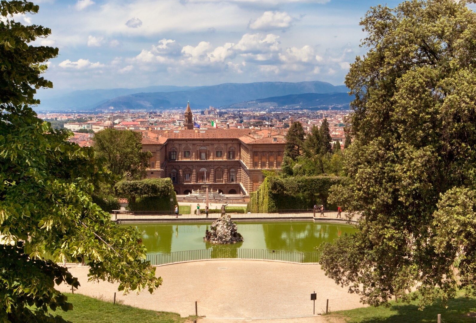 © Istockphoto  | Giardini di Boboli e palazzo Pitti