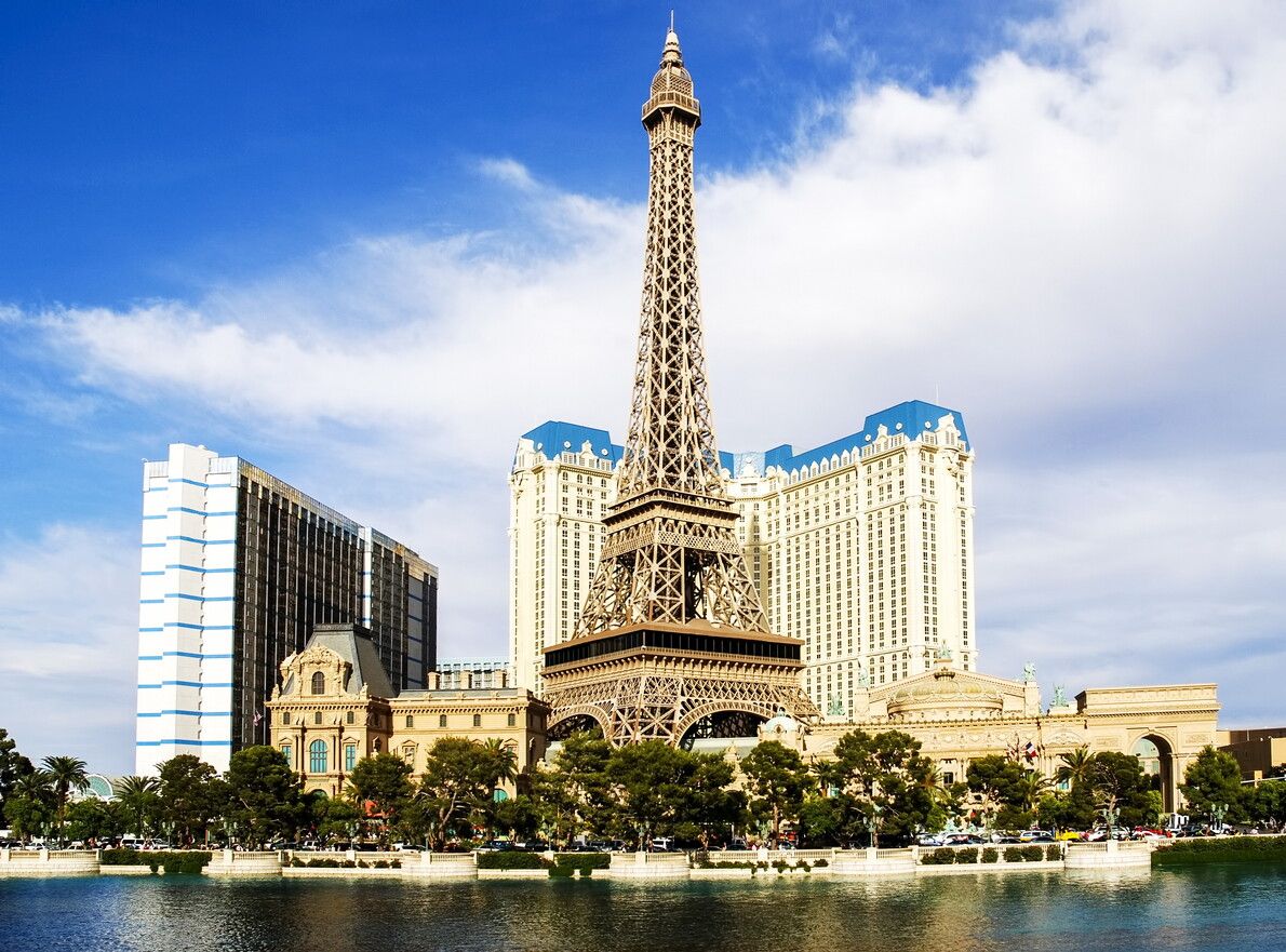 © Istockphoto  |  La Torre Eiffel originale, con il suo incomparabile scenario parigino