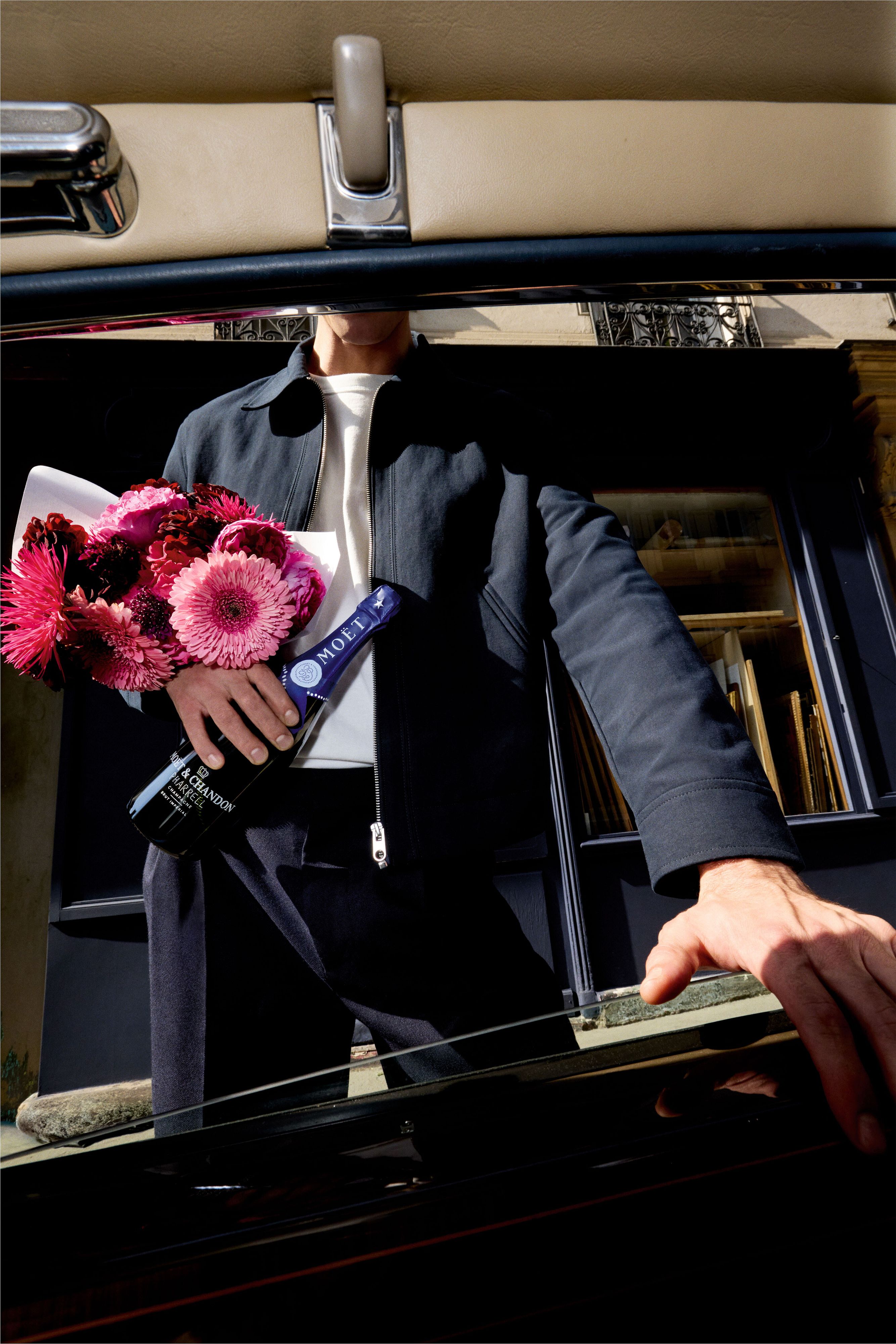© Ufficio stampa  | Moët & Chandon Pharrell Williams Limited Edition - Hero Blue Bow - Credits: Anthony Seklaoui