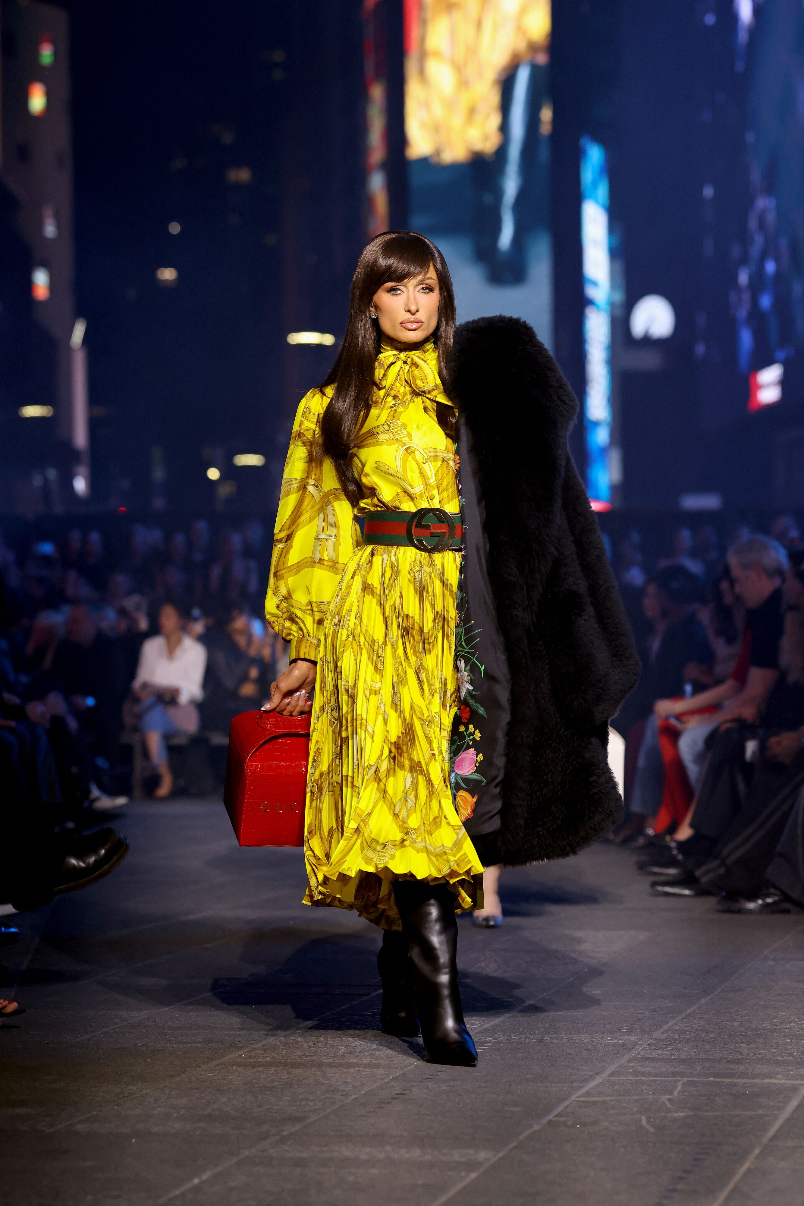© Afp | GucciCore, la sfilata Gucci Cruise 2027 a New York: Paris Hilton