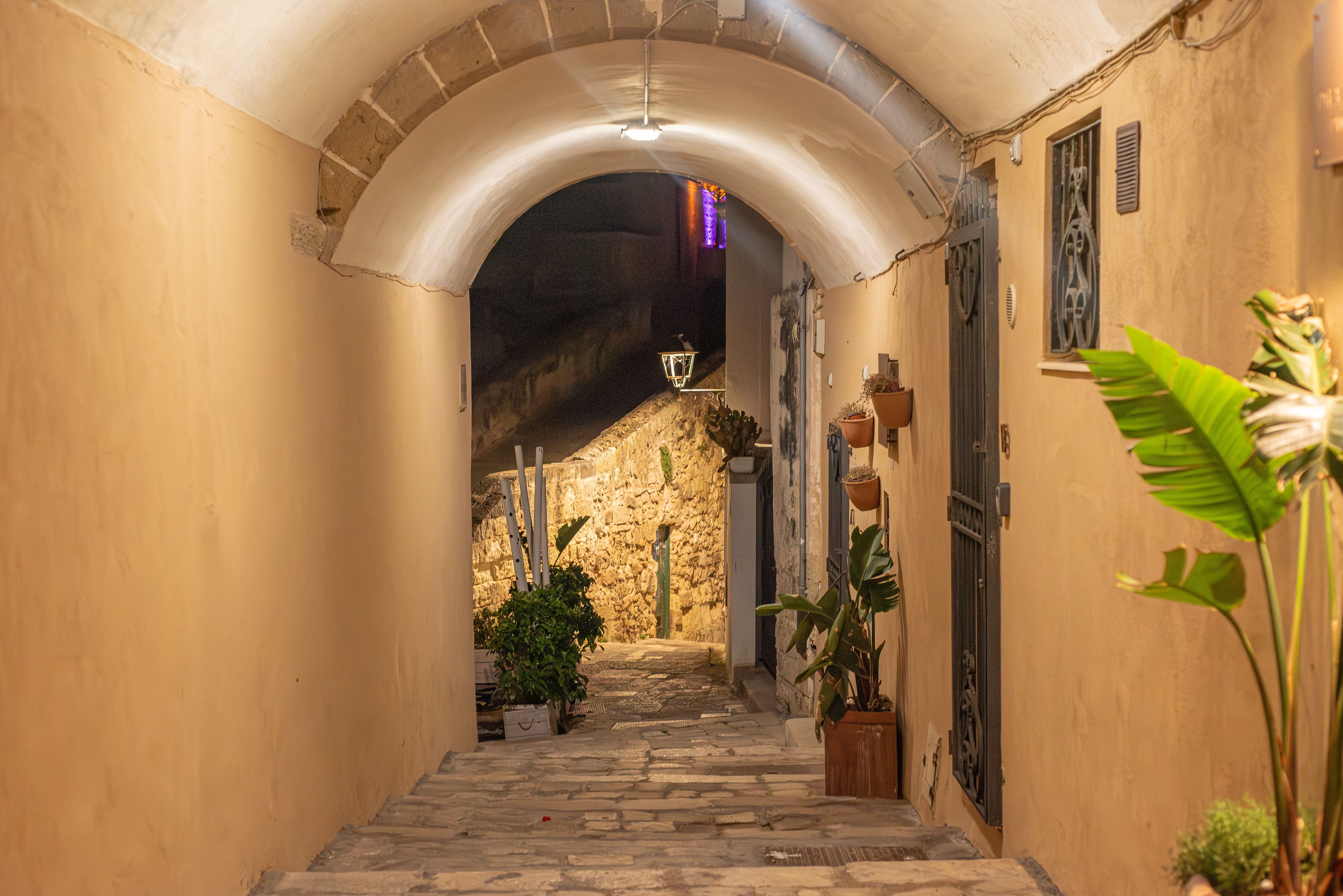 © Tgcom24 |  Vicoli di Otranto