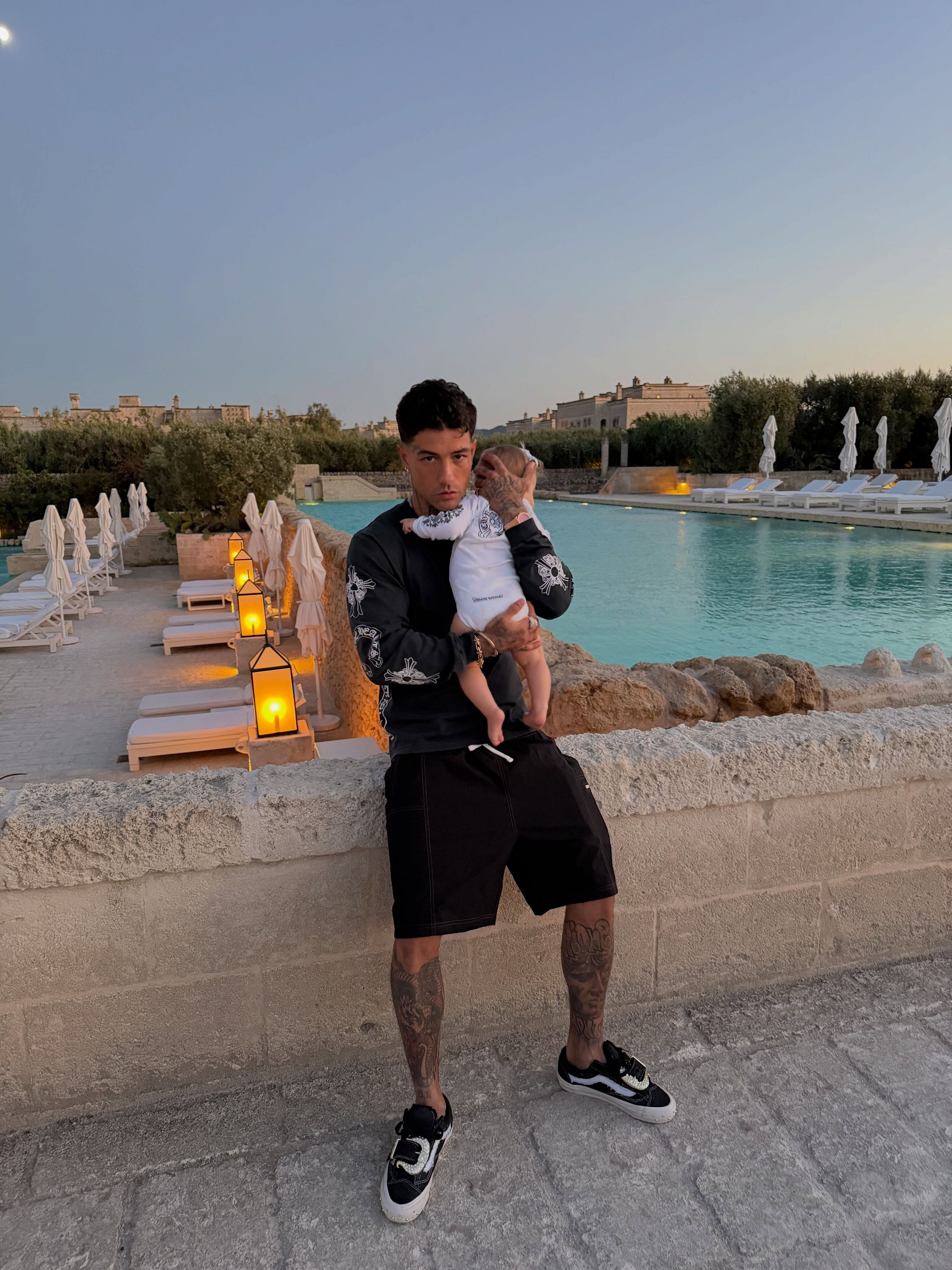 © Instagram |  Tony Effe e la figlia 