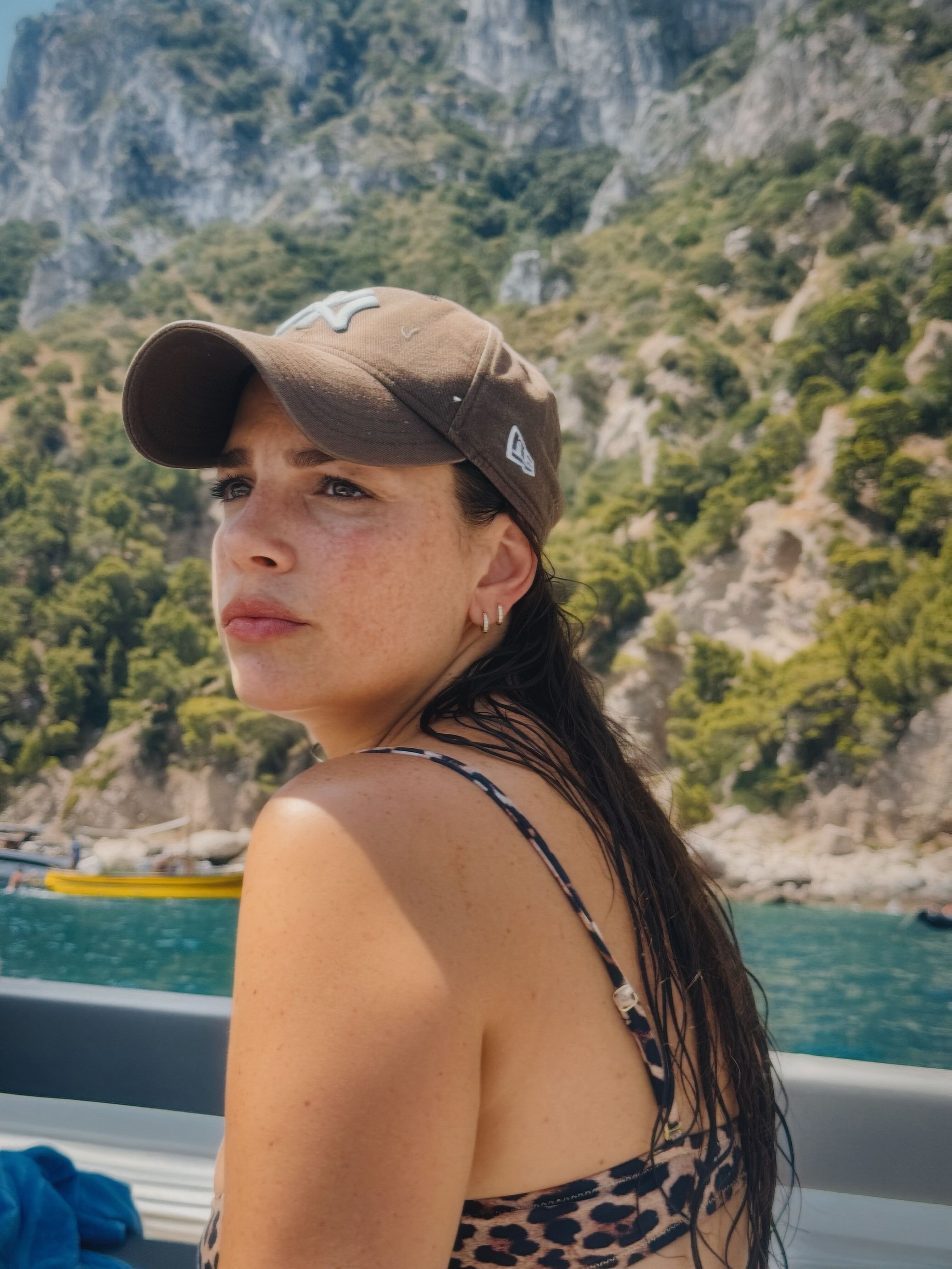 © Instagram @real_brown | Emma in vacanza a Napoli