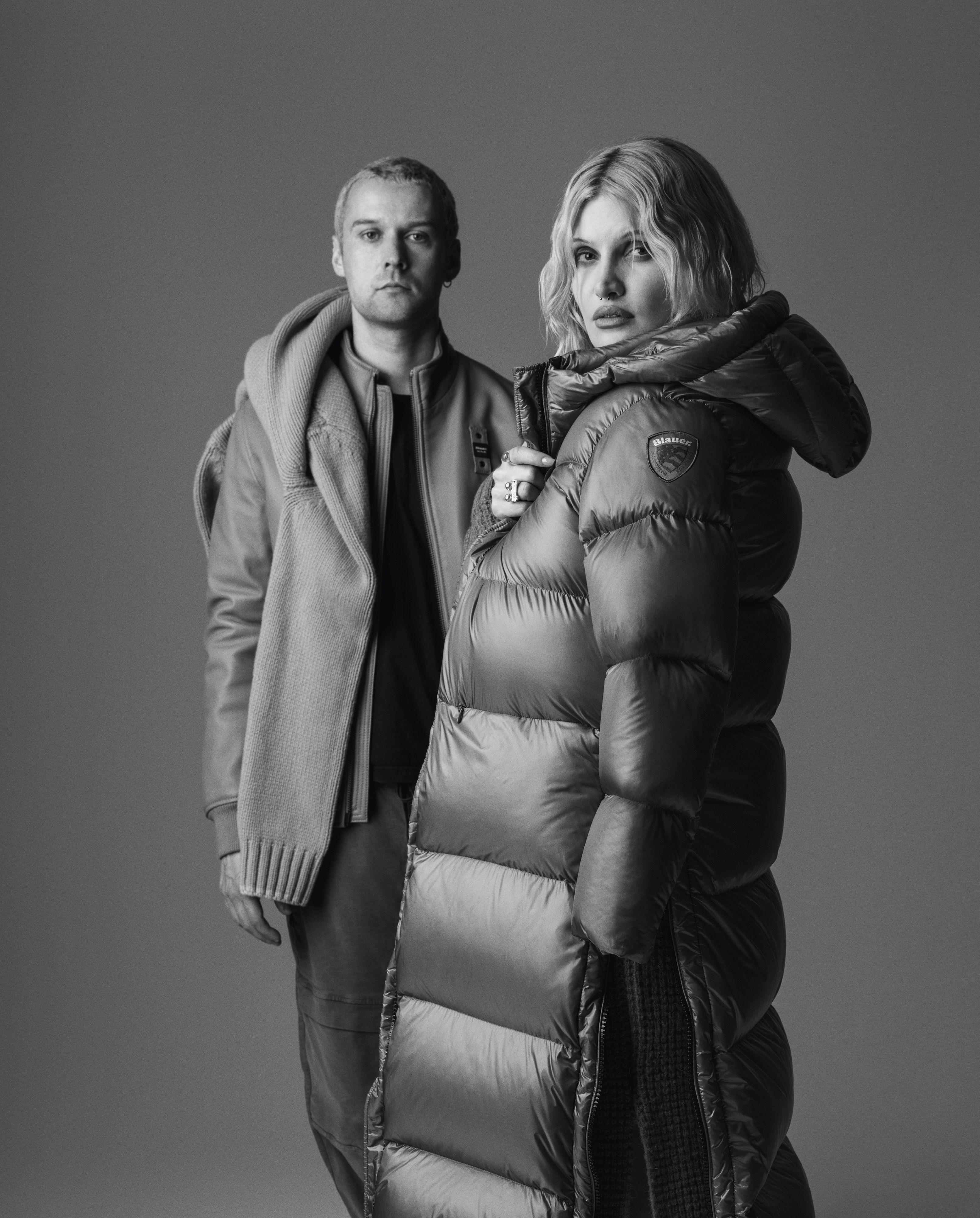 © Ufficio stampa | Bryan Adams per Blauer, la nuova campagna autunno inverno 2026-2027: Cassyette e Ben Kidson