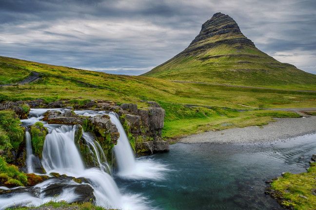 © Istockphoto  | Cascata Seljalandfoss 