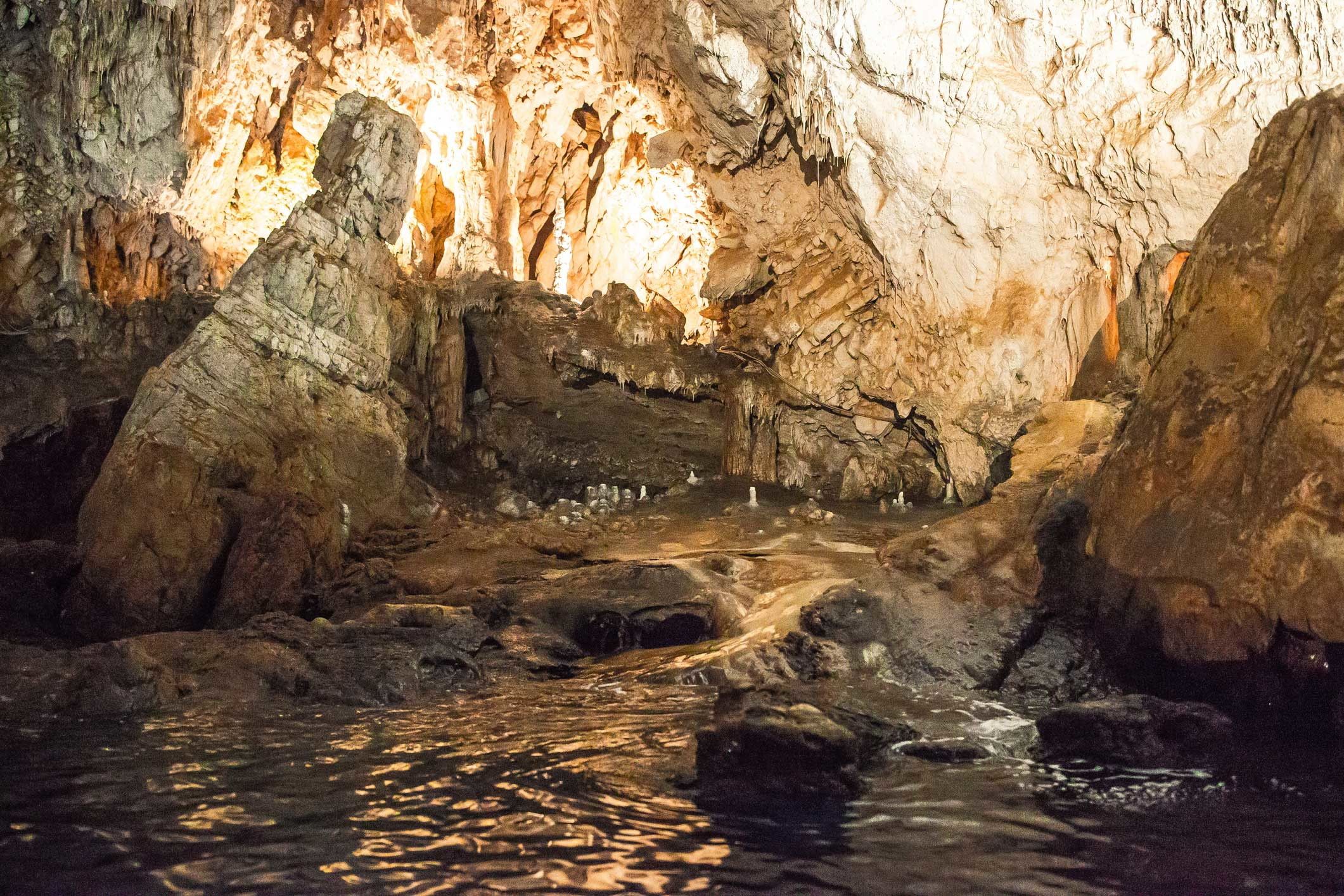 © Istockphoto  |  Grotta Azzurra - Capri 