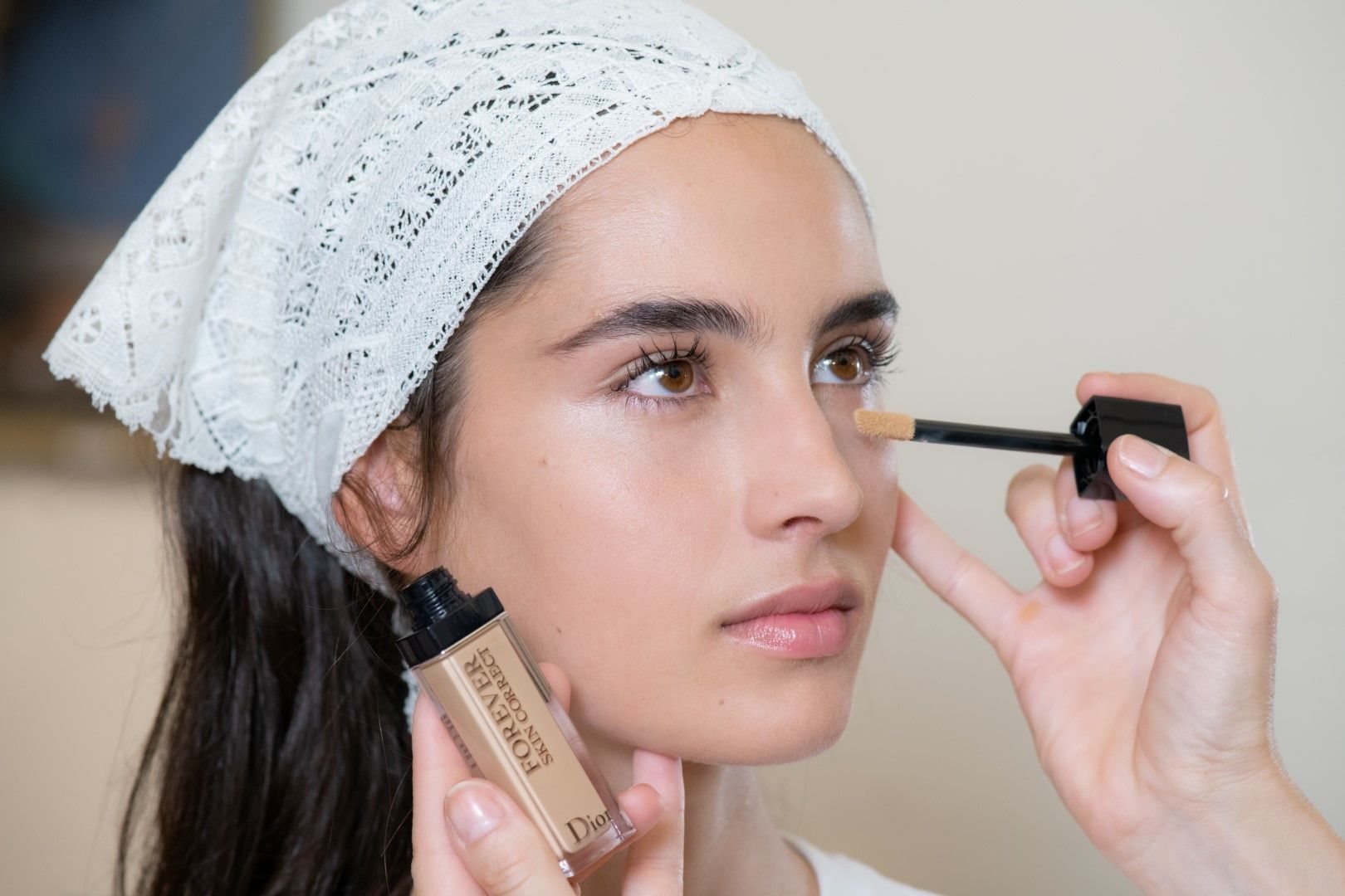 © Ufficio stampa  | Cruise 2021, Dior show Backstage | Dior make-up created and styled by Peter Philips | Photography: Vanni BASSETTI for Christian Dior Parfums