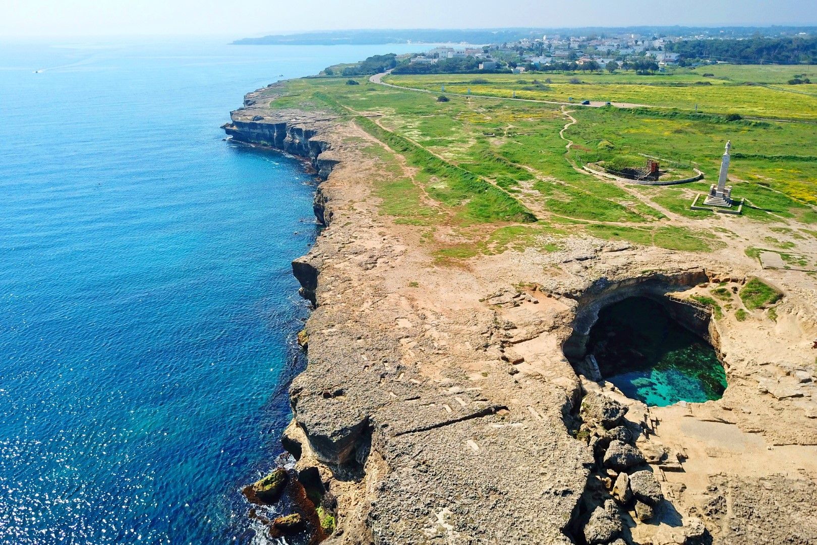 © Istockphoto  |  Piscina di Venere, Milazzo, Sicilia