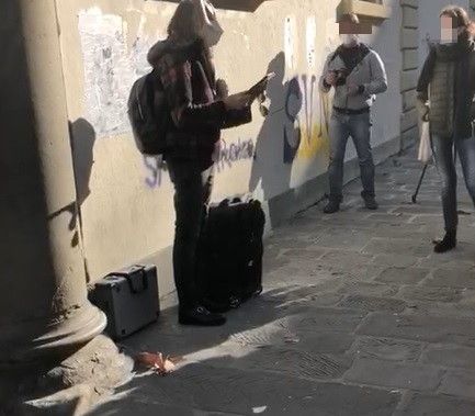 © Da video / Priorità alla scuola  | Lezione di Fisica all'aperto a Firenze