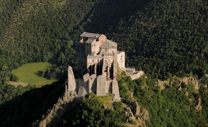 © Istockphoto  |  Sacra Di San Michele, Val Di Susa, Piemonte