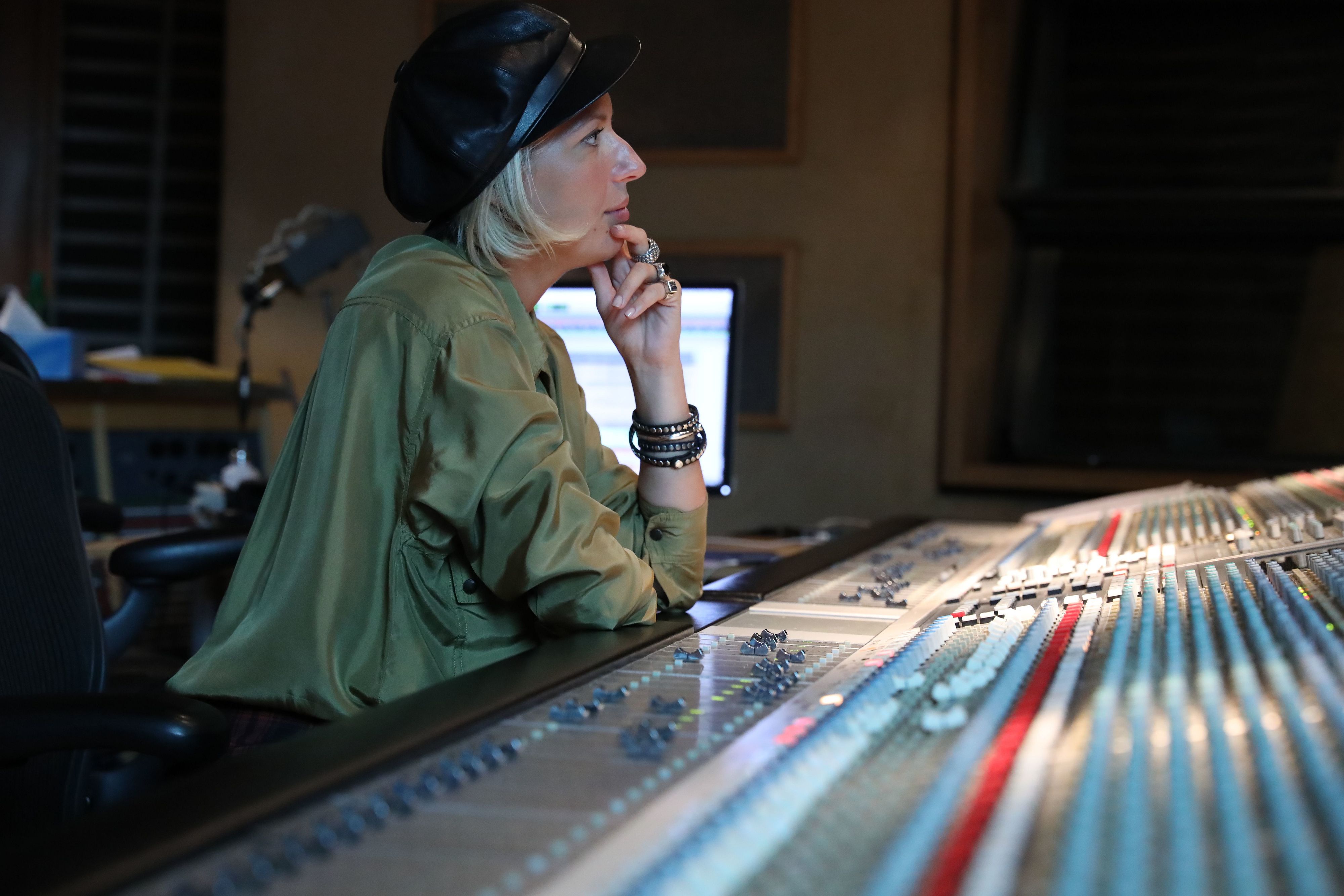© Ufficio stampa  | Caroline Koch. La dj, cantante e producer italo-tedesca ha creato "Sunshine", la soundtrack concepita per la collezione Mare 2021 di Calzedonia