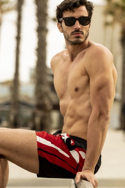 © Ufficio stampa  | Tre iconiche collaborazioni nella Collezione mare 2021 di Intimissimi Uomo: Fila, Pepsi e Rolling Stones