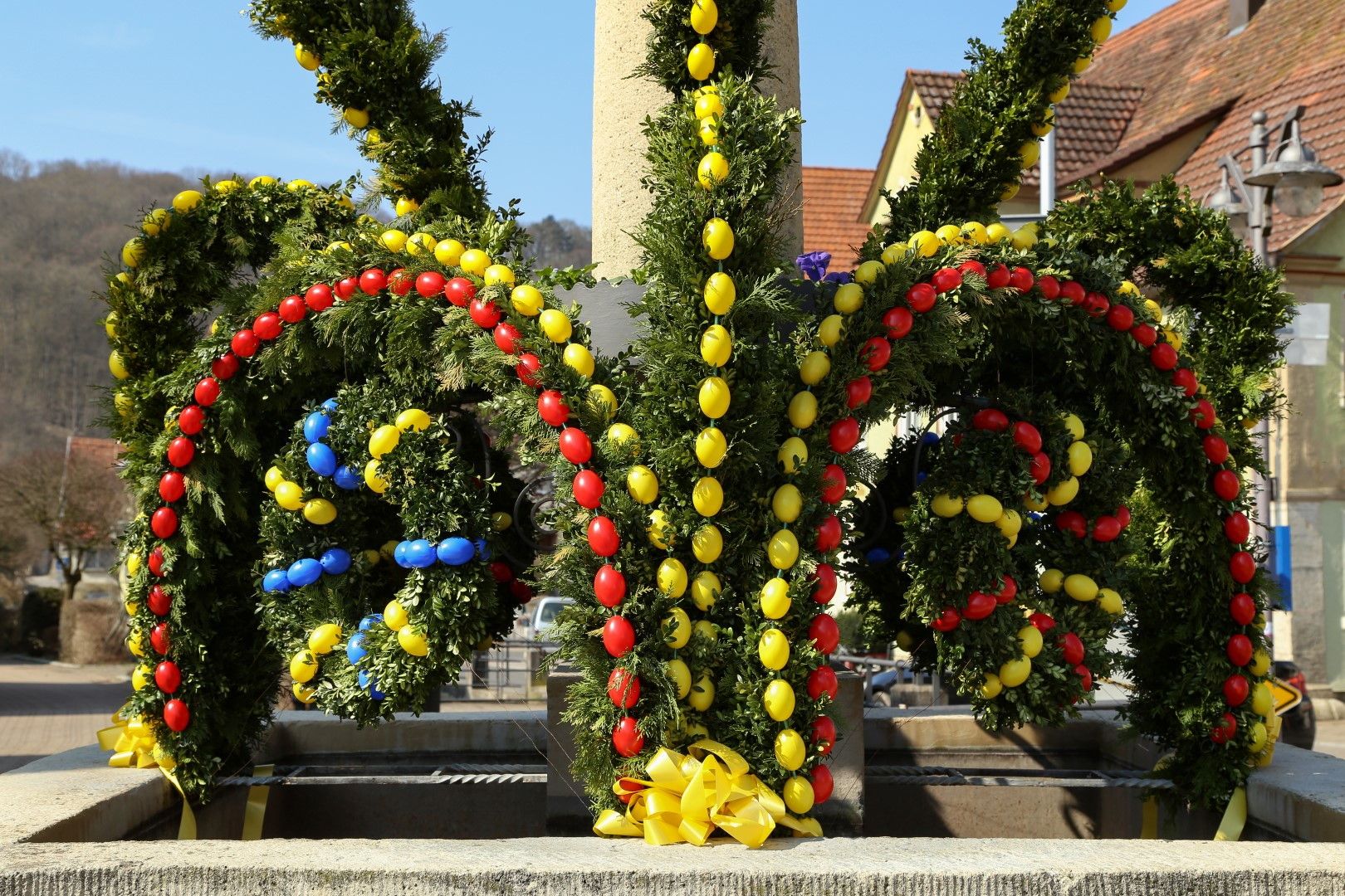 © Istockphoto  | La magnifiche decorazioni pasquali sulle case e, in particolare, sulle fontane in Germania