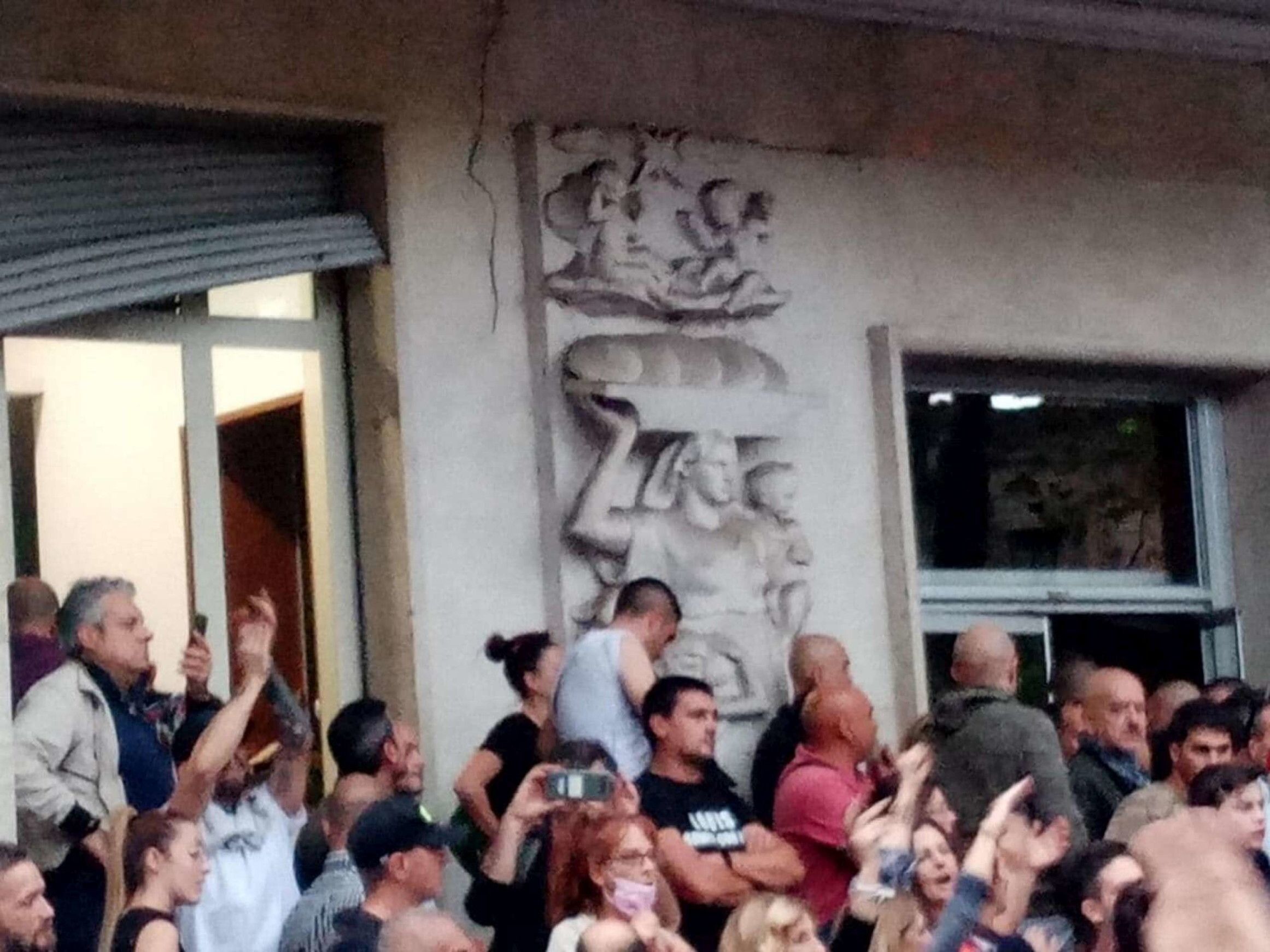 © Ansa  | Assalto alla sede della Cgil