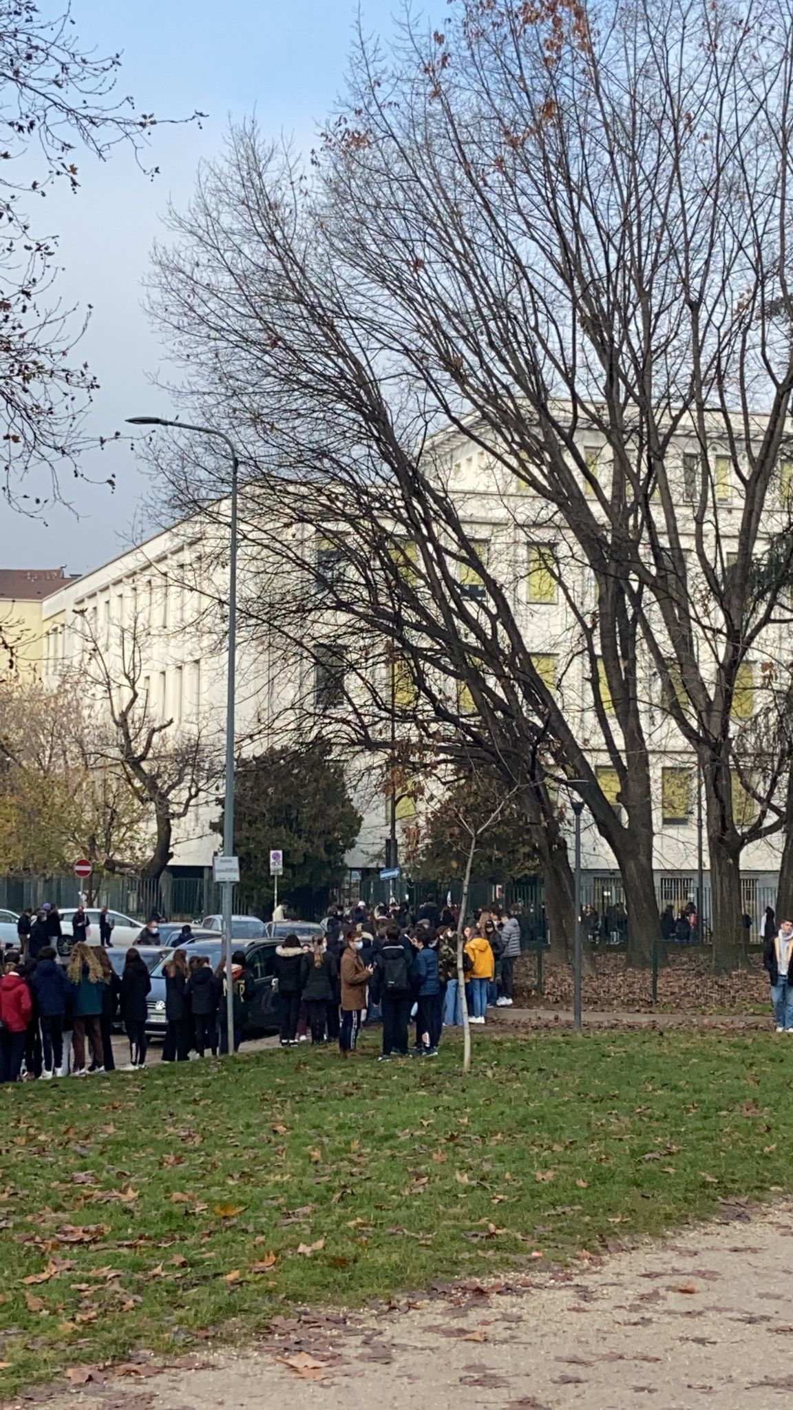 Gli alunni del liceo Beccaria di Milano