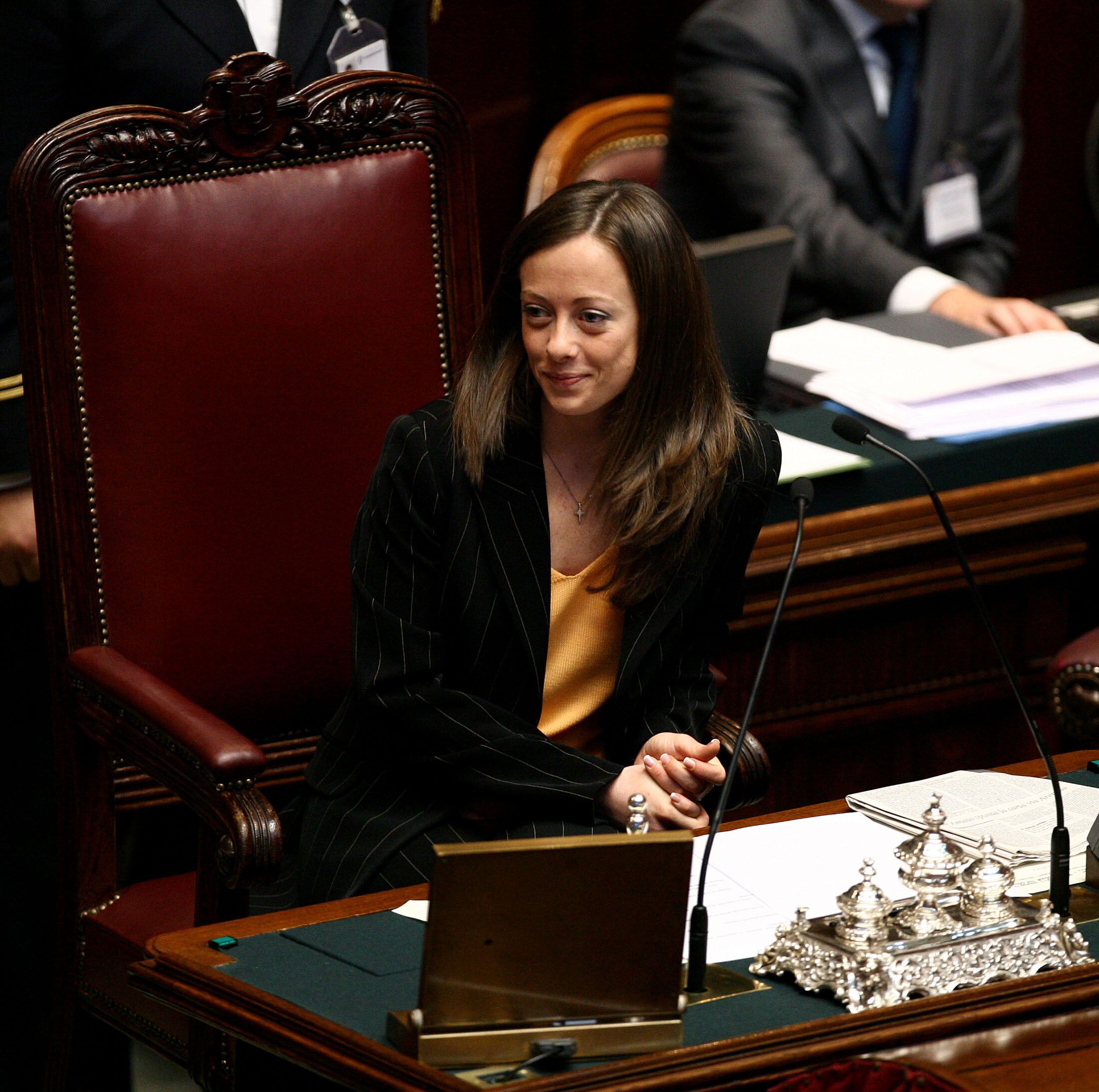 © Ansa  | Giorgia Meloni, coordinatrice nazionale di Azione Giovani di An, insieme al capogruppo di An alla Camera Ignazio La Russa e al ministro delle Telecomunicazioni Maurizio Gasparri, il 16 aprile 2003.