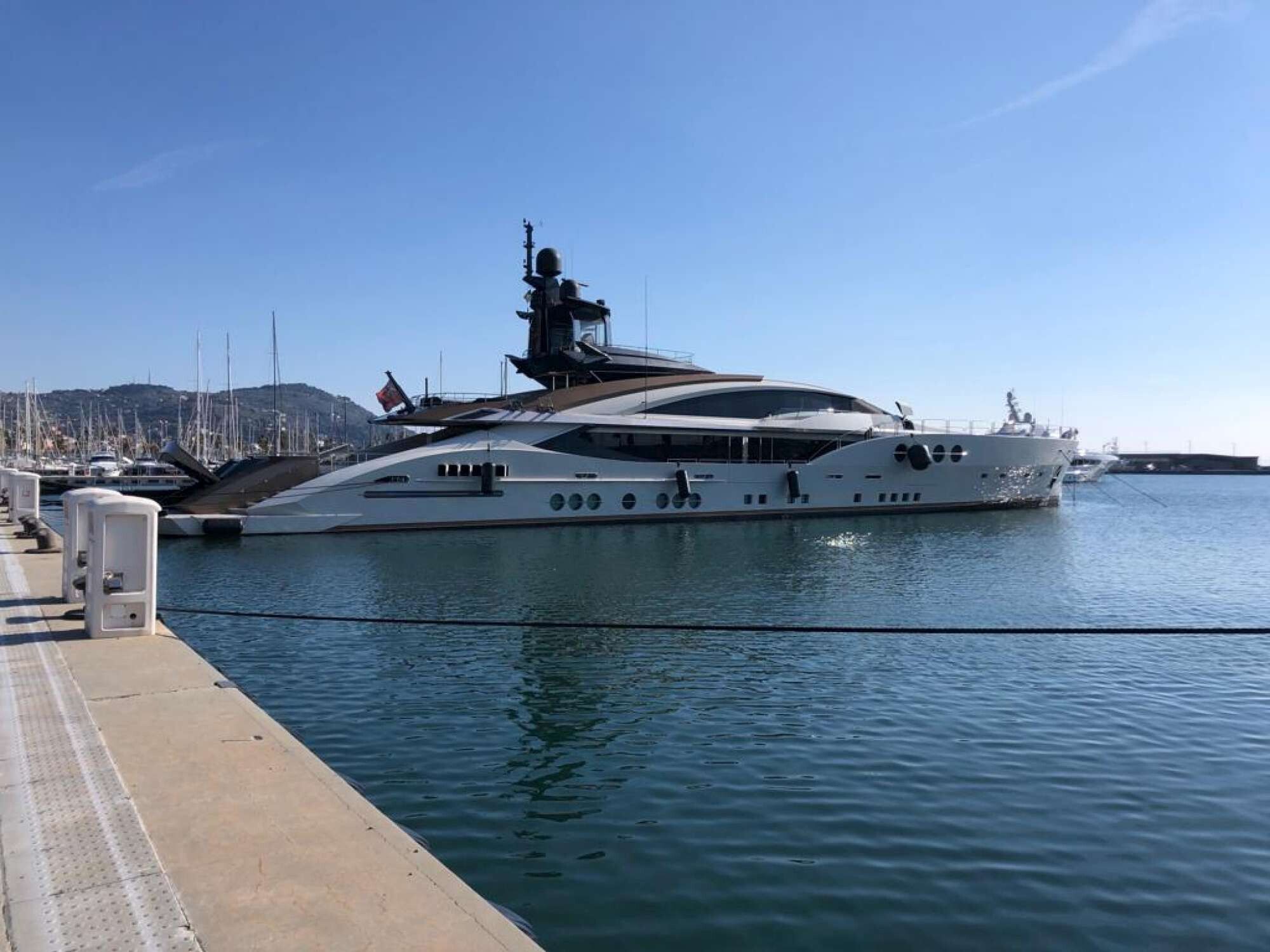 © Ansa  | Il maxi yacht 'Lena' del magnate russo dell'energia e delle infrastrutture Gennady Timchenko