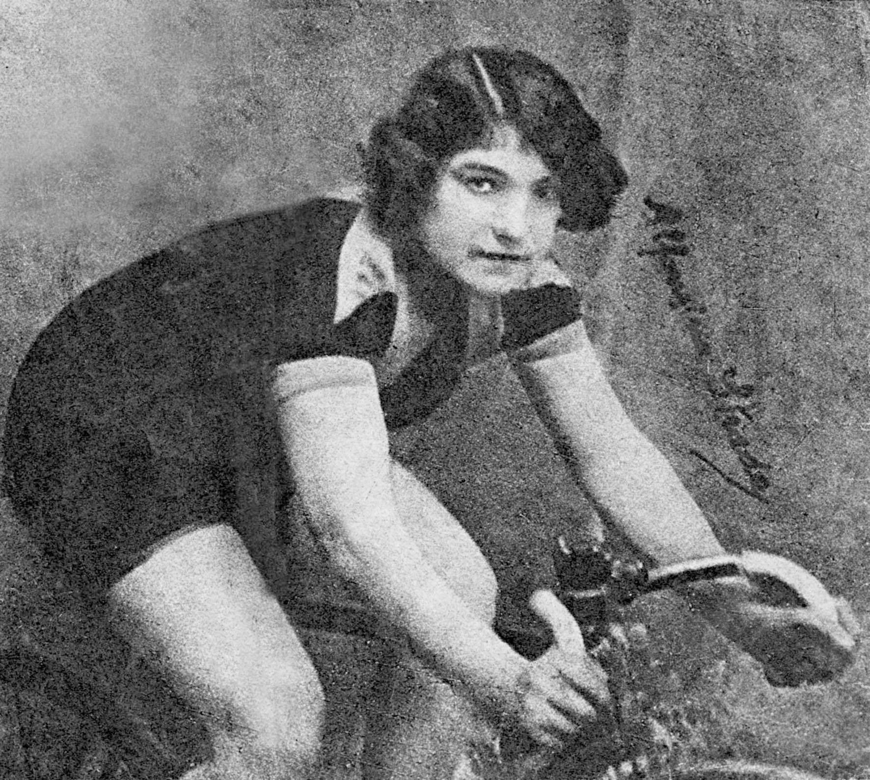 © Dal Web  |  Alfonsina Strada, prima donna a partecipare al Giro d'Italia