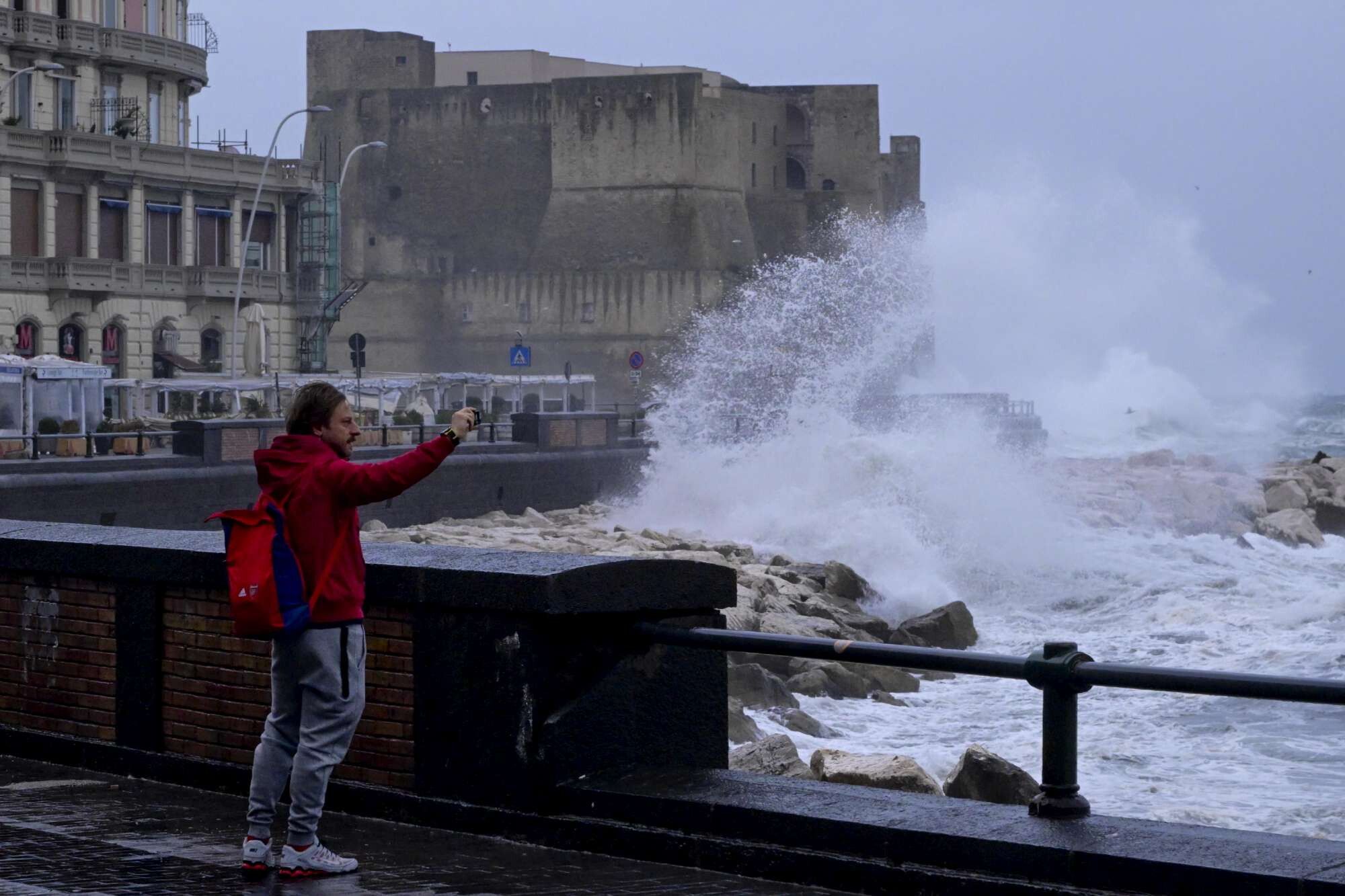 © Ansa  | Il maltempo a Napoli