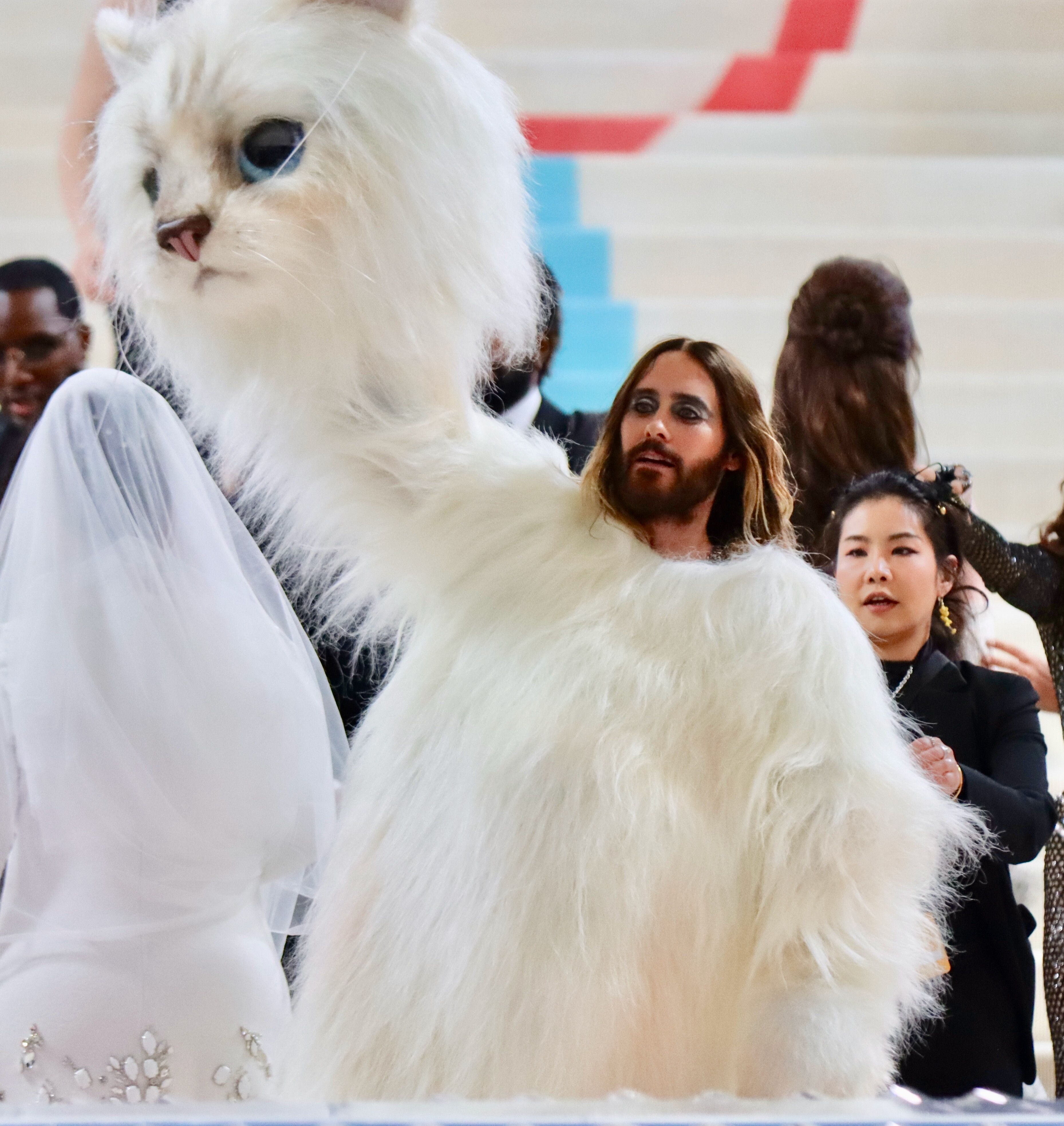 © IPA  | Met Gala 2023: Jared Leto travestito da Choupette Lagerfeld