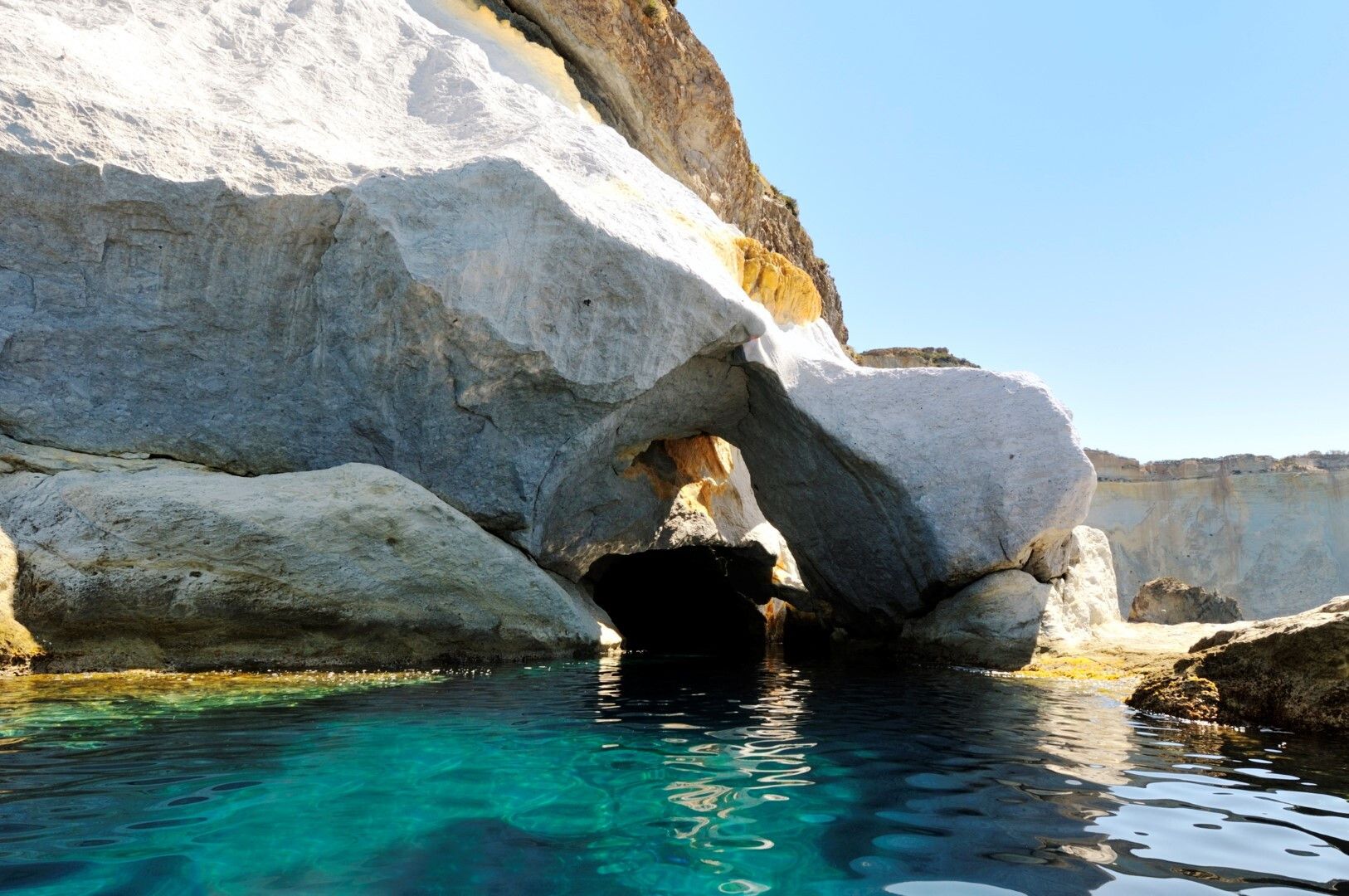 © Istockphoto  |  Grotta Azzurra, Capri  