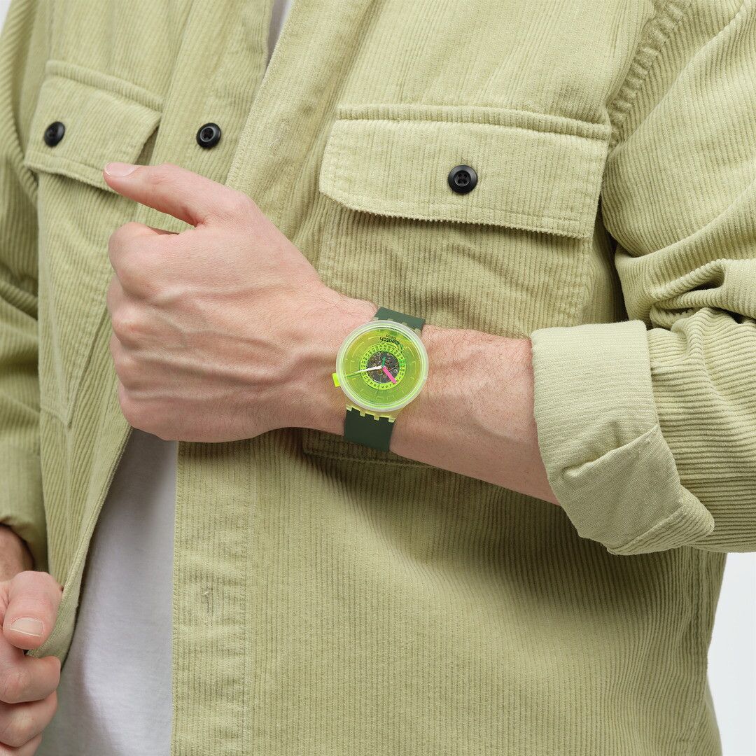 © Ufficio stampa  | La collezione Swatch Neon per l'estate 2023 - Swatch The Purity of Neon