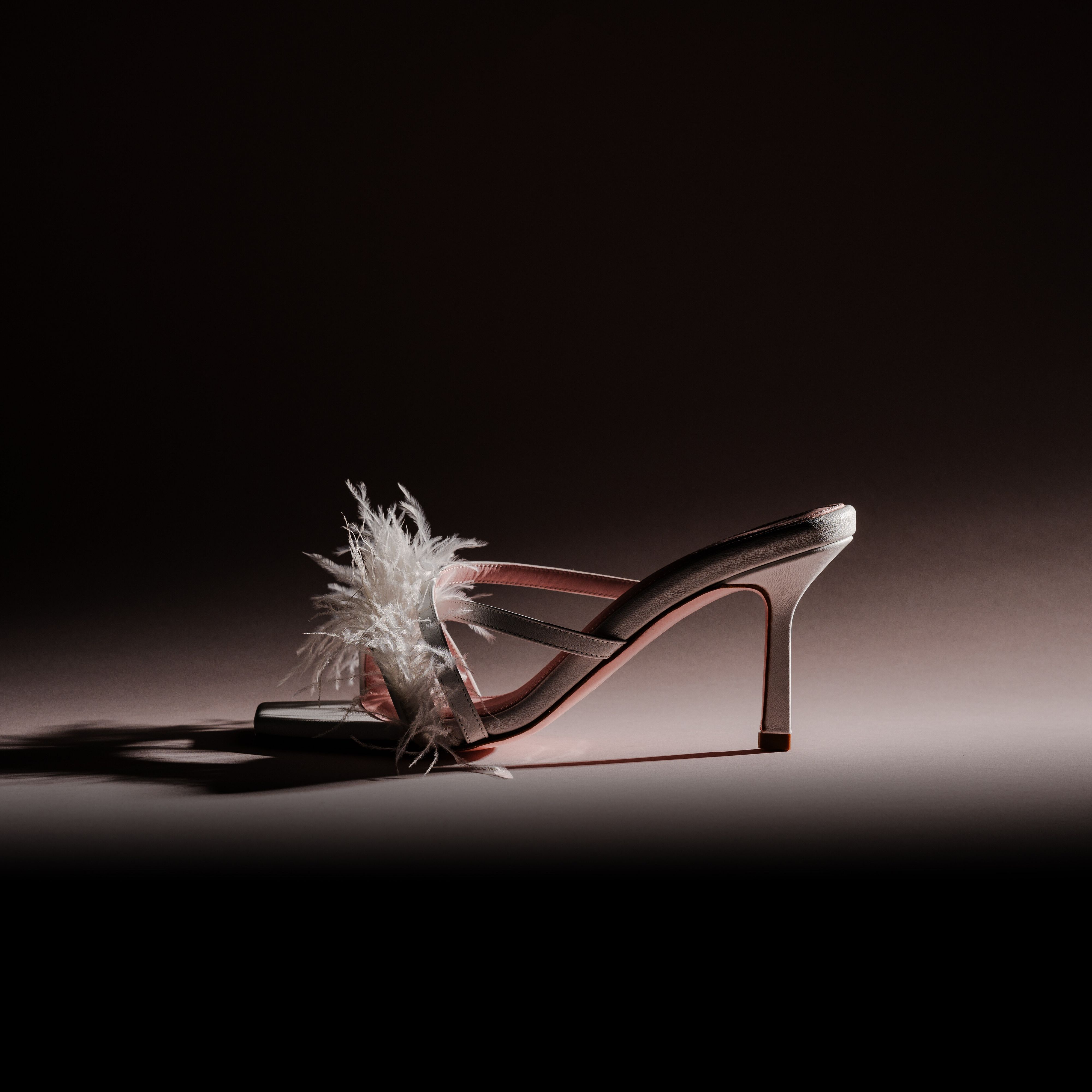 Scarpe tacchi e piume le piu cool ispirate alle feste anni 20