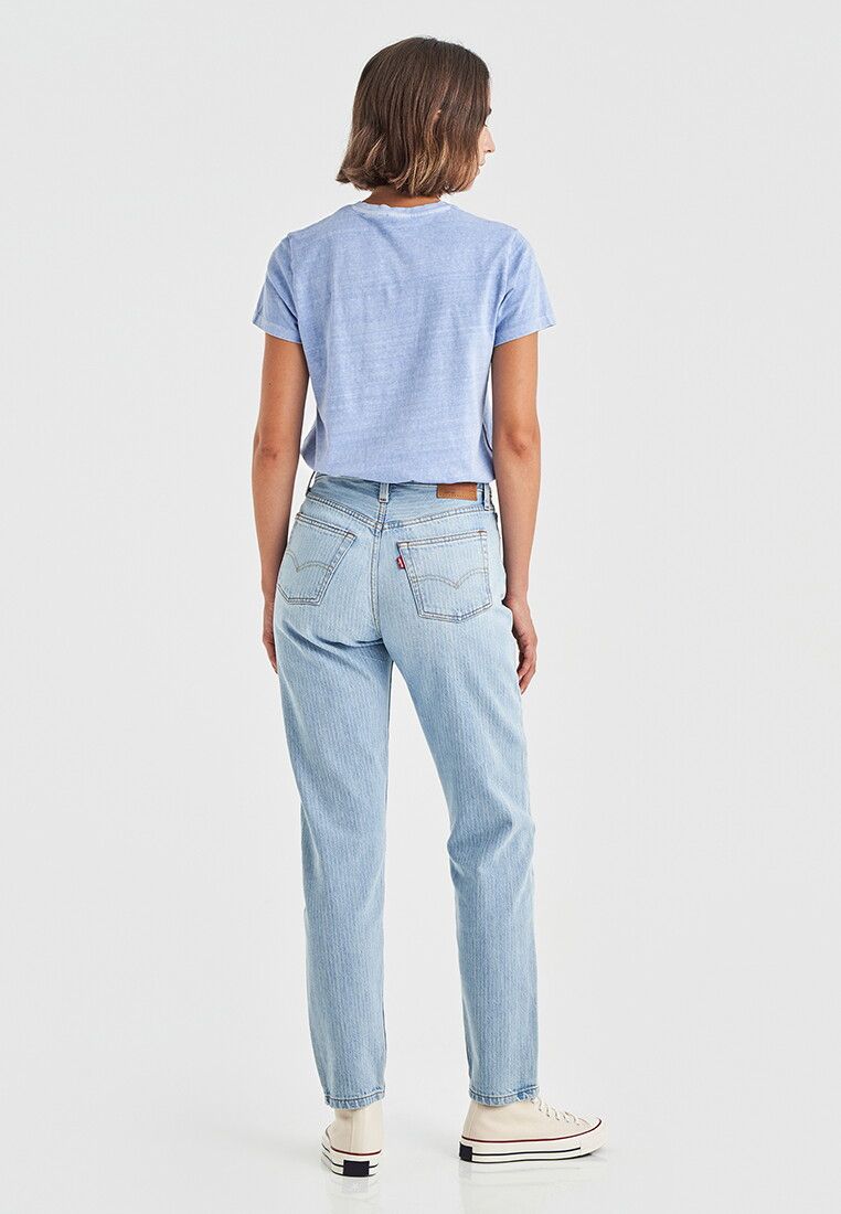 © Ufficio stampa  | Levi's® celebra i 150 anni dei suoi 501®: il modello '81, da donna, celebra il primo modello femminile lanciato nel 1981