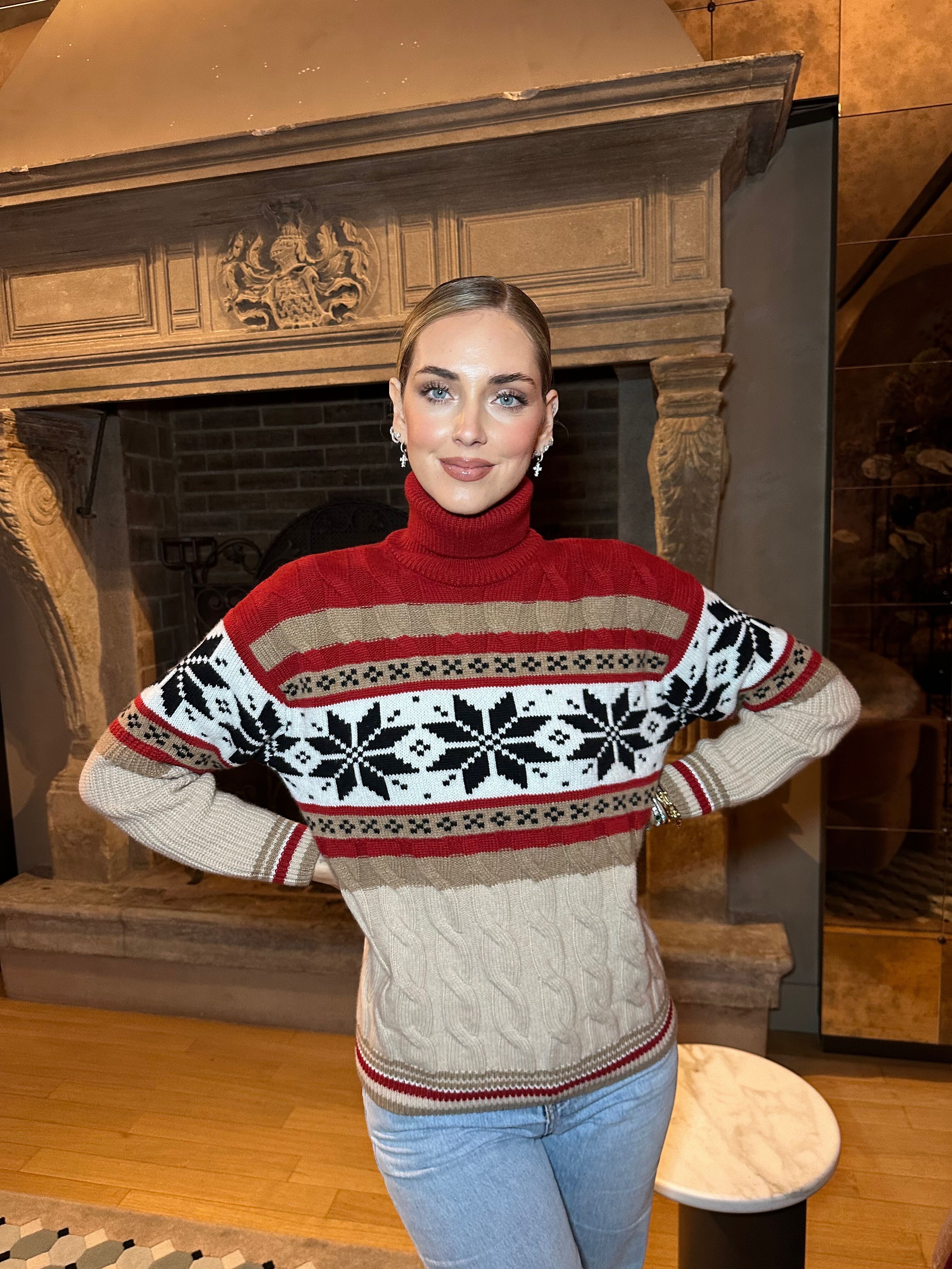 © Ufficio stampa  | Il nuovo dolcevita in cashmere ultrasoft Falconeri con motivo jacquard norvegese. A indossarlo, anche l'imprenditrice digitale Chiara Ferragni 