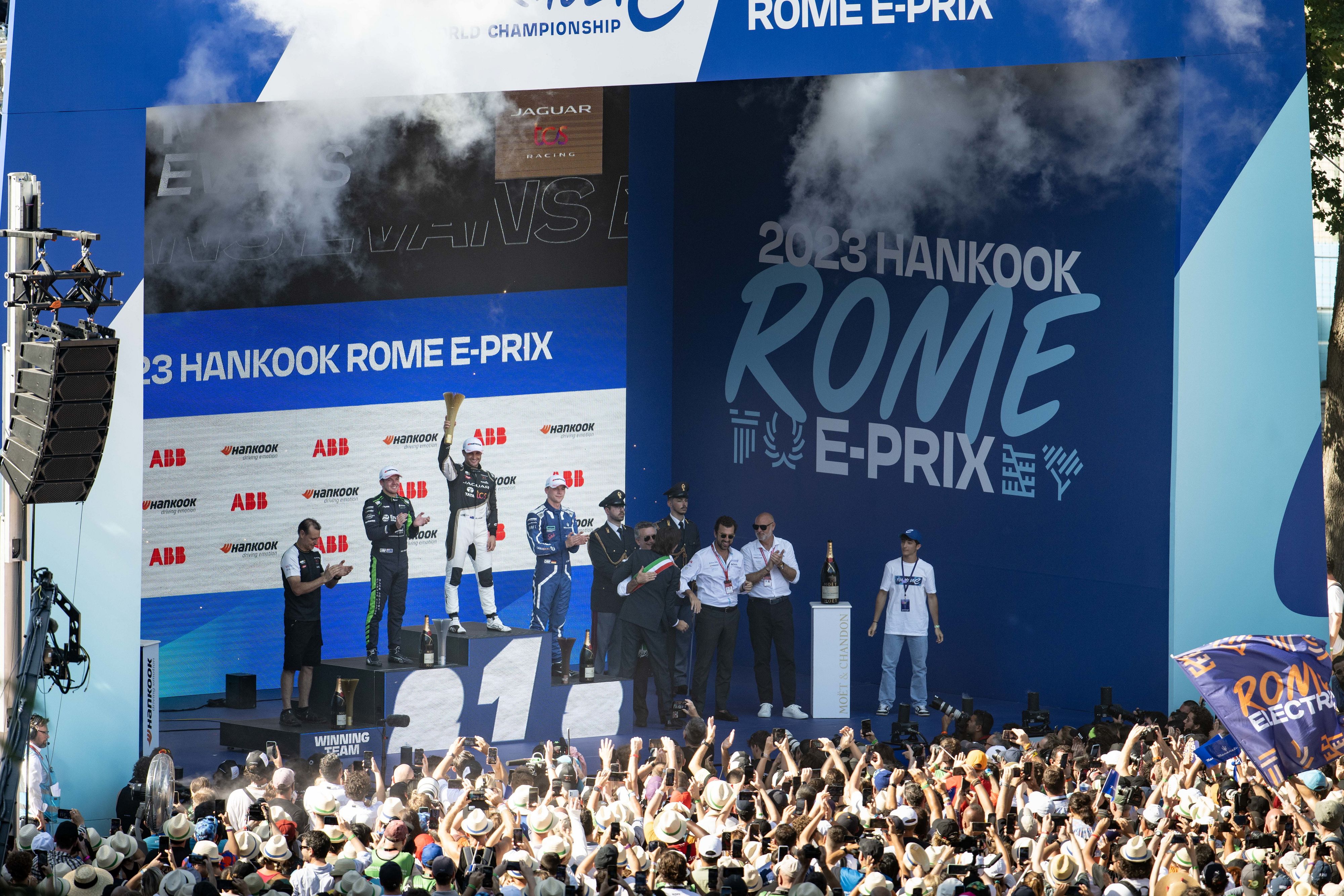 © FormulaE