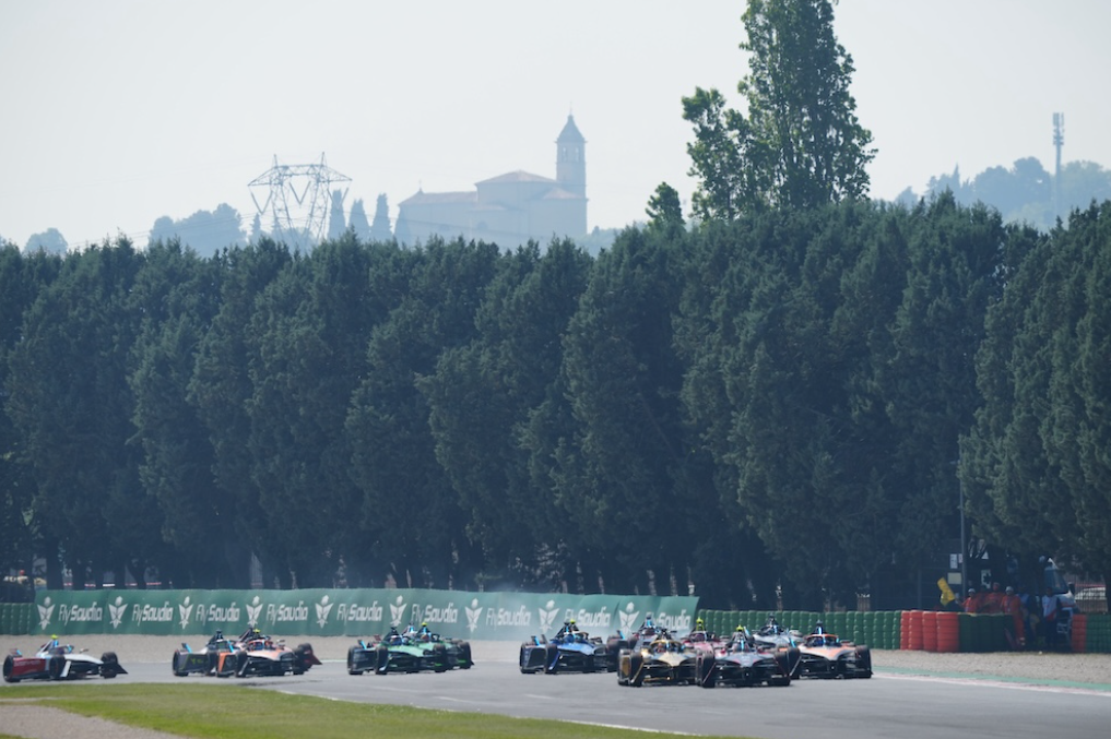 © FormulaE