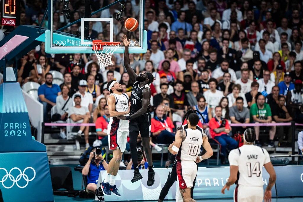 © FIBA