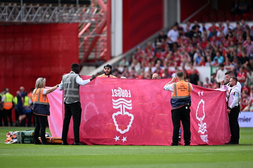 © Getty Images  | Brutto infortunio per Danilo, centrocampista del Nottingham Forest, nel corso della gara con il Bournemouth. Dopo uno scontro con Semenyo, il brasiliano è caduto a terra rompendosi la gamba. Un brutto infortunio che ha fermato la gara per qualche minuto. Necessario l'intervento dello staff sanitario. 