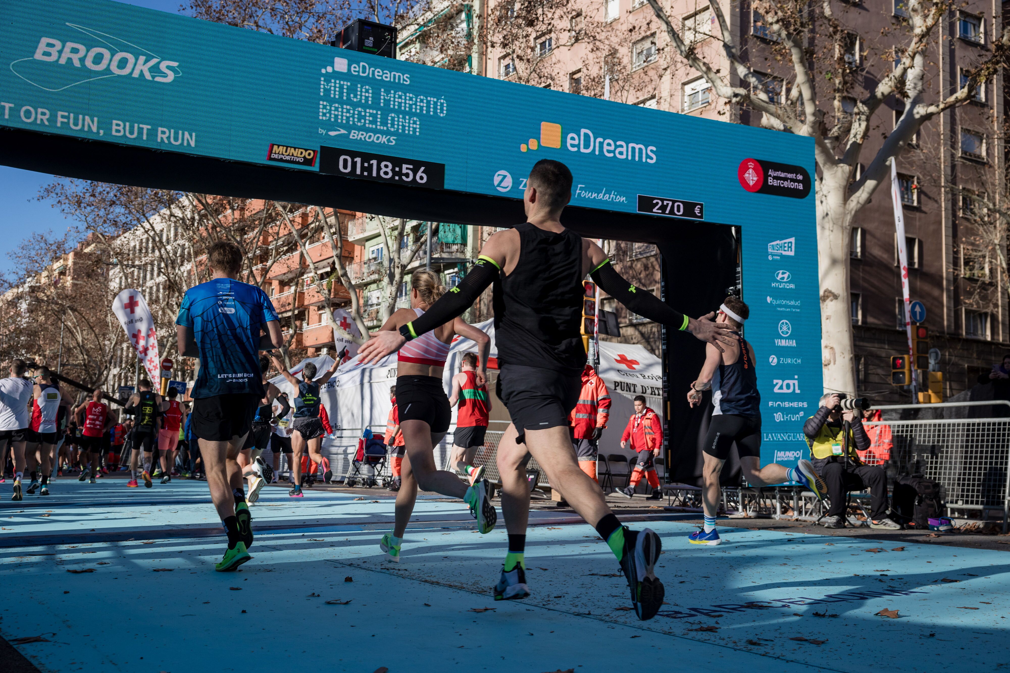 © eDreams Mitja Marató Barcelona by Brooks