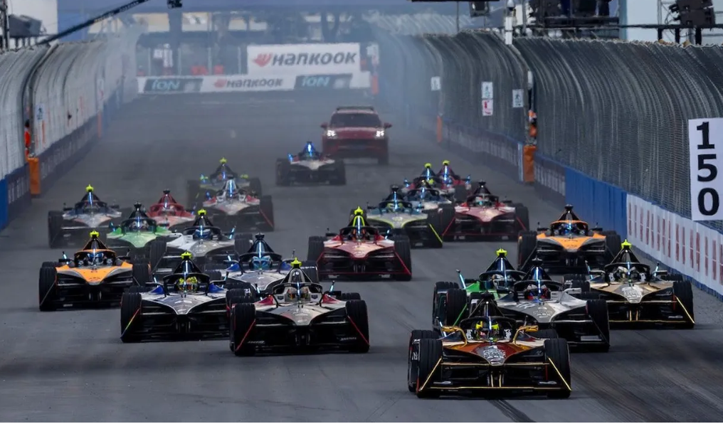 © FormulaE