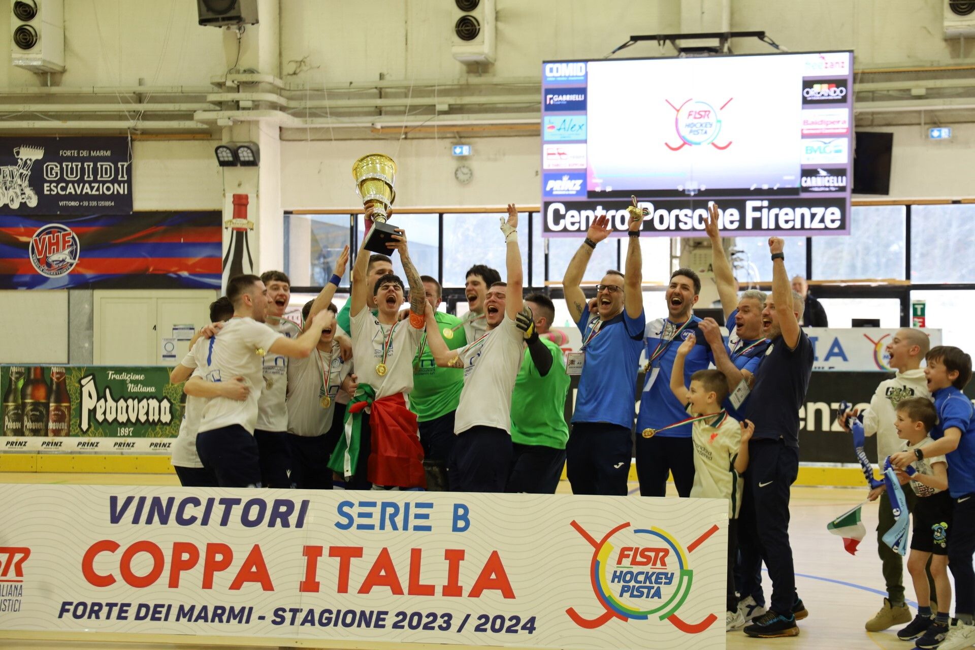 © ferazione hockey pista