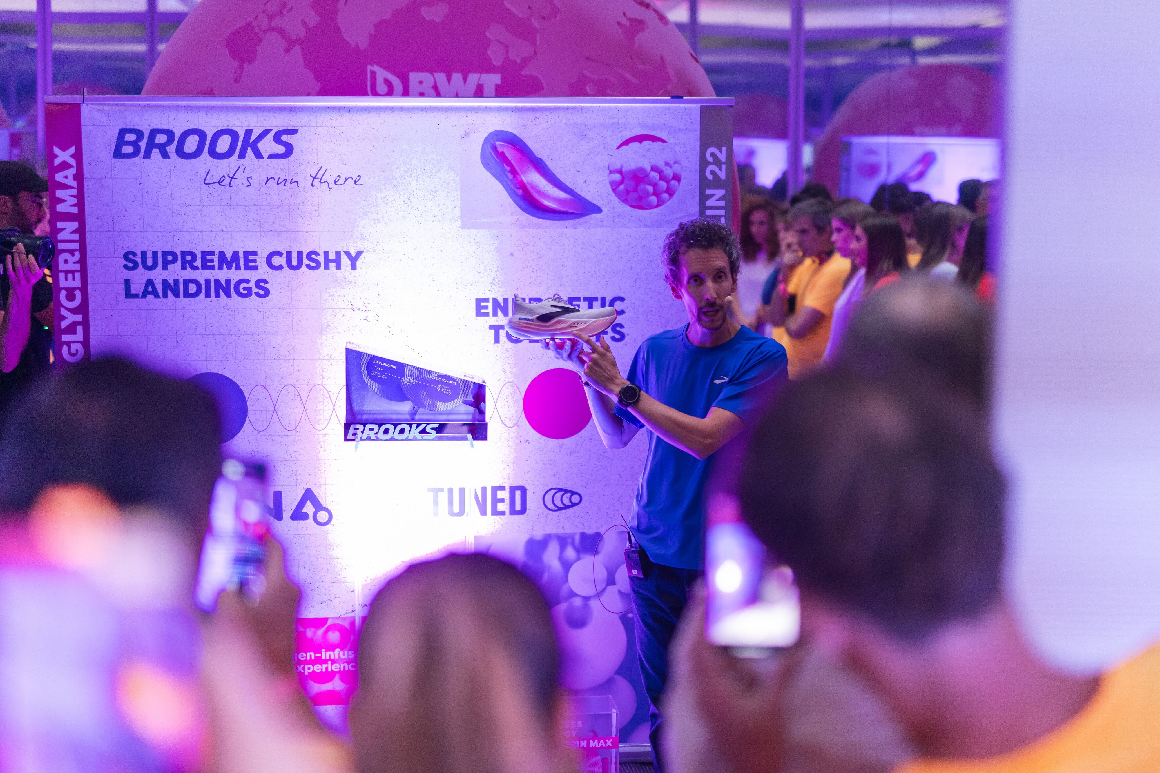 © Brooks Running Press Office
