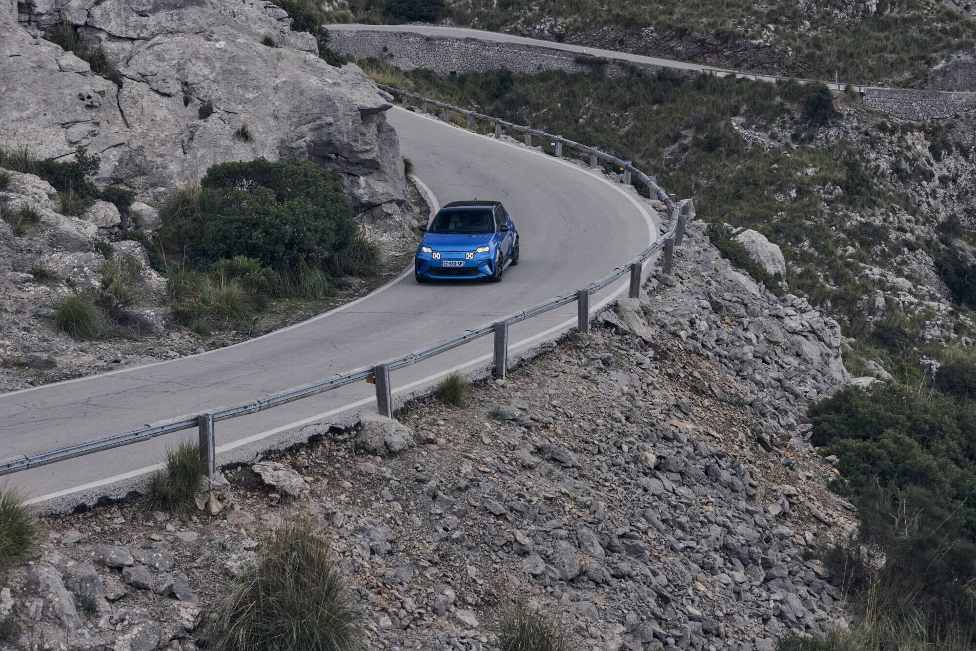 Alpine A290, la hot hatch compatta elettrica al suo debutto su strada