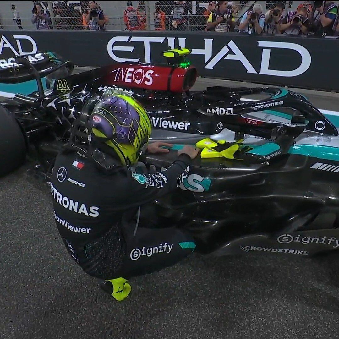 Hamilton dice addio alla Mercedes: 