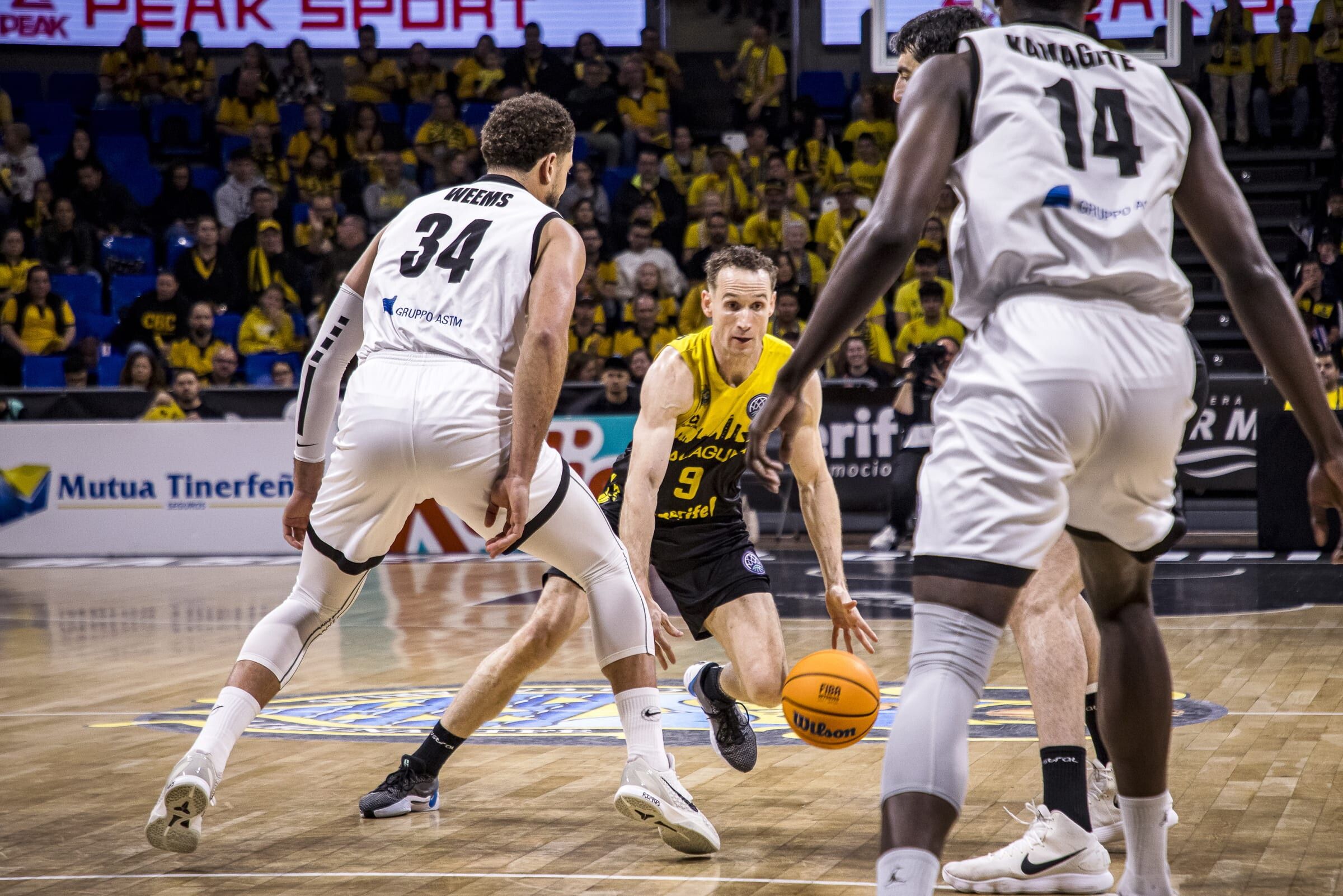 © FIBA