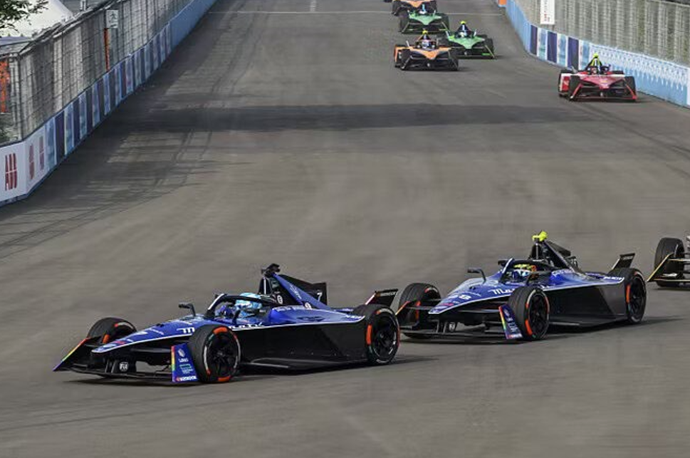 © FormulaE