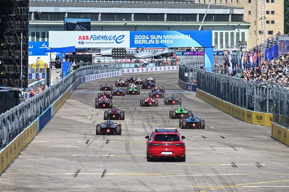 © FormulaE